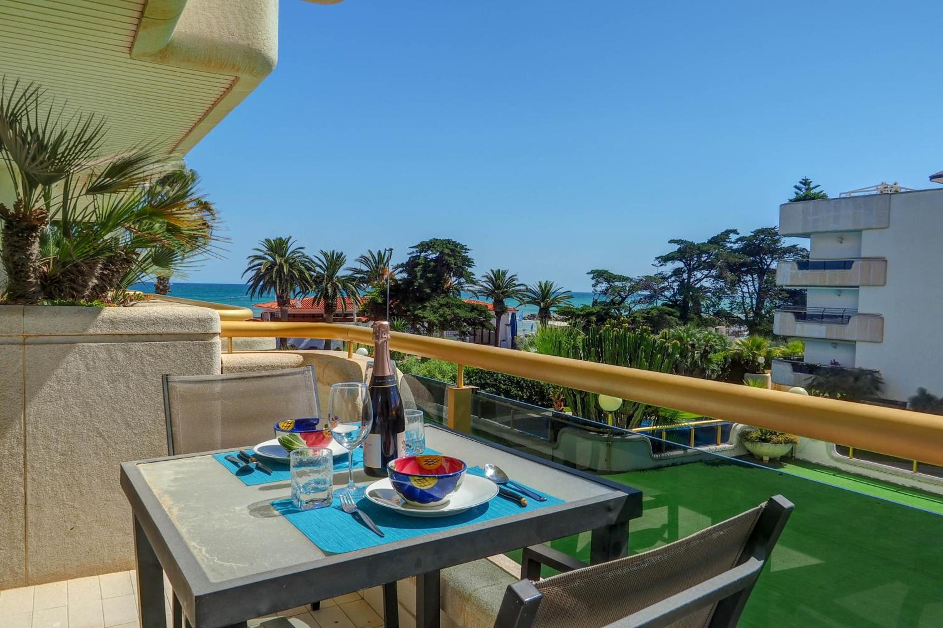 Mediterraneo Seaview Apartment by Hello Homes Sitges