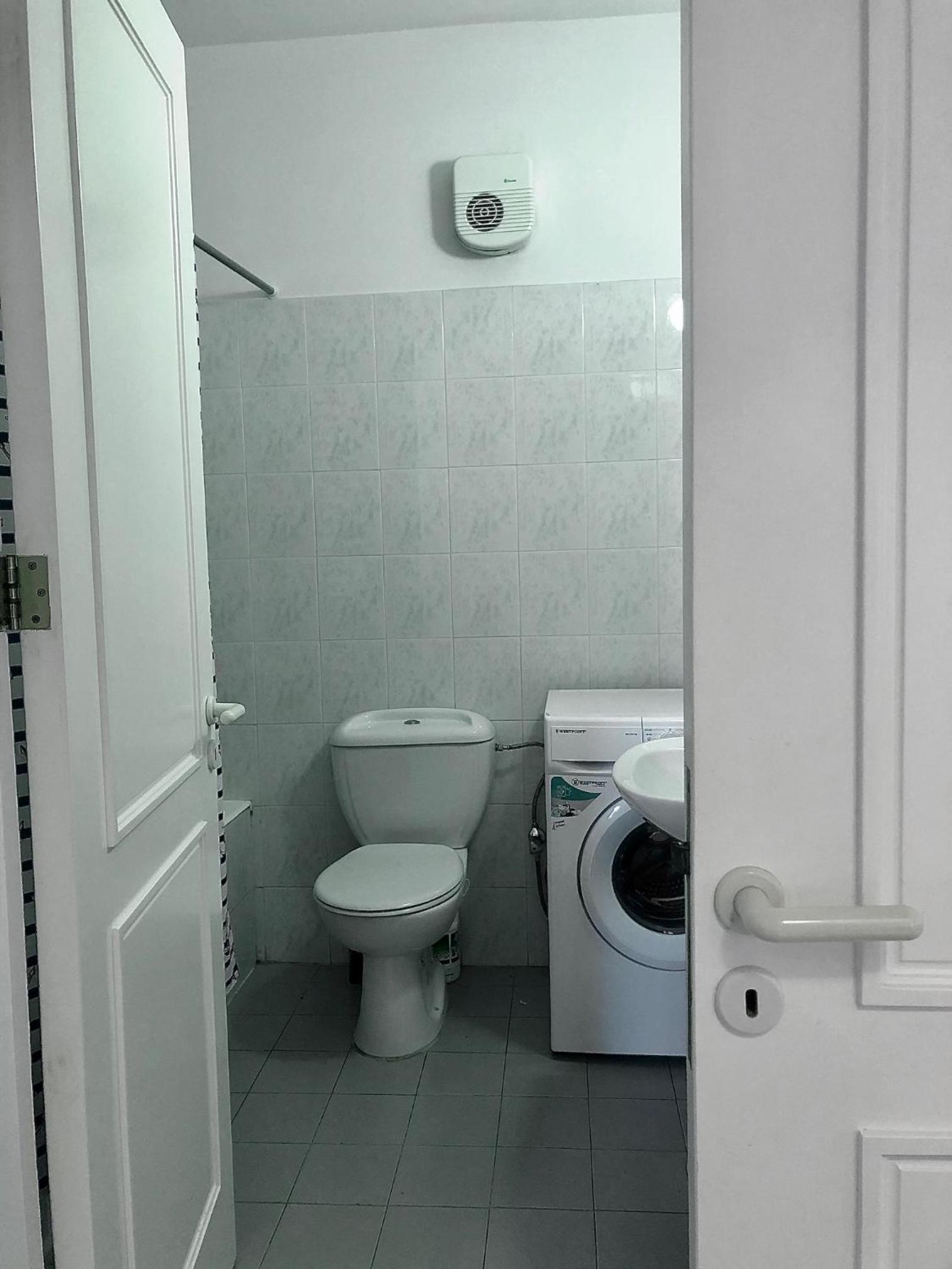 King's Palace - spacious 2 bed, 2 bath with sea and pool views