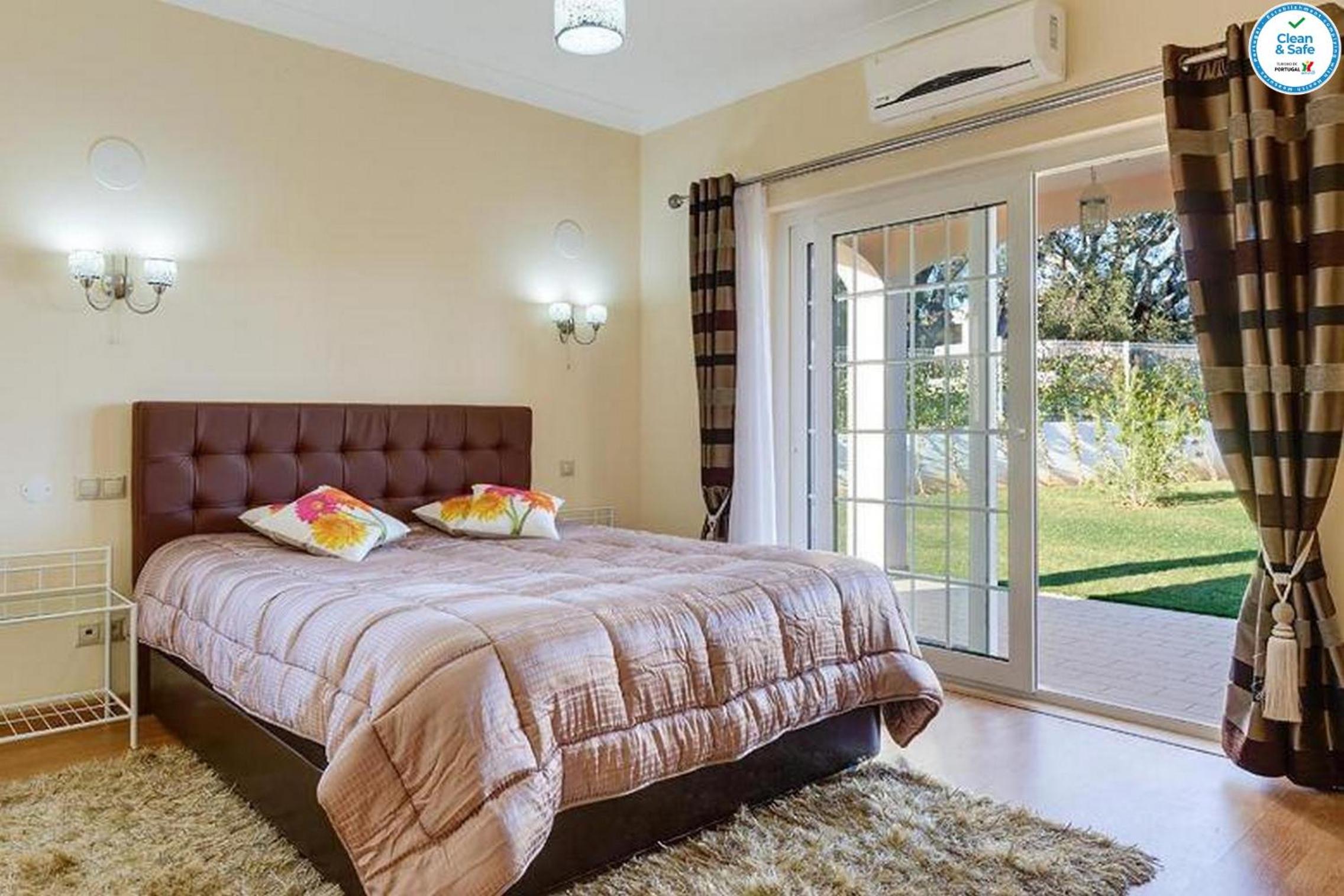 Villa Mikael - Free Wi-Fi - Aircon - Private Pool by bedzy view 5