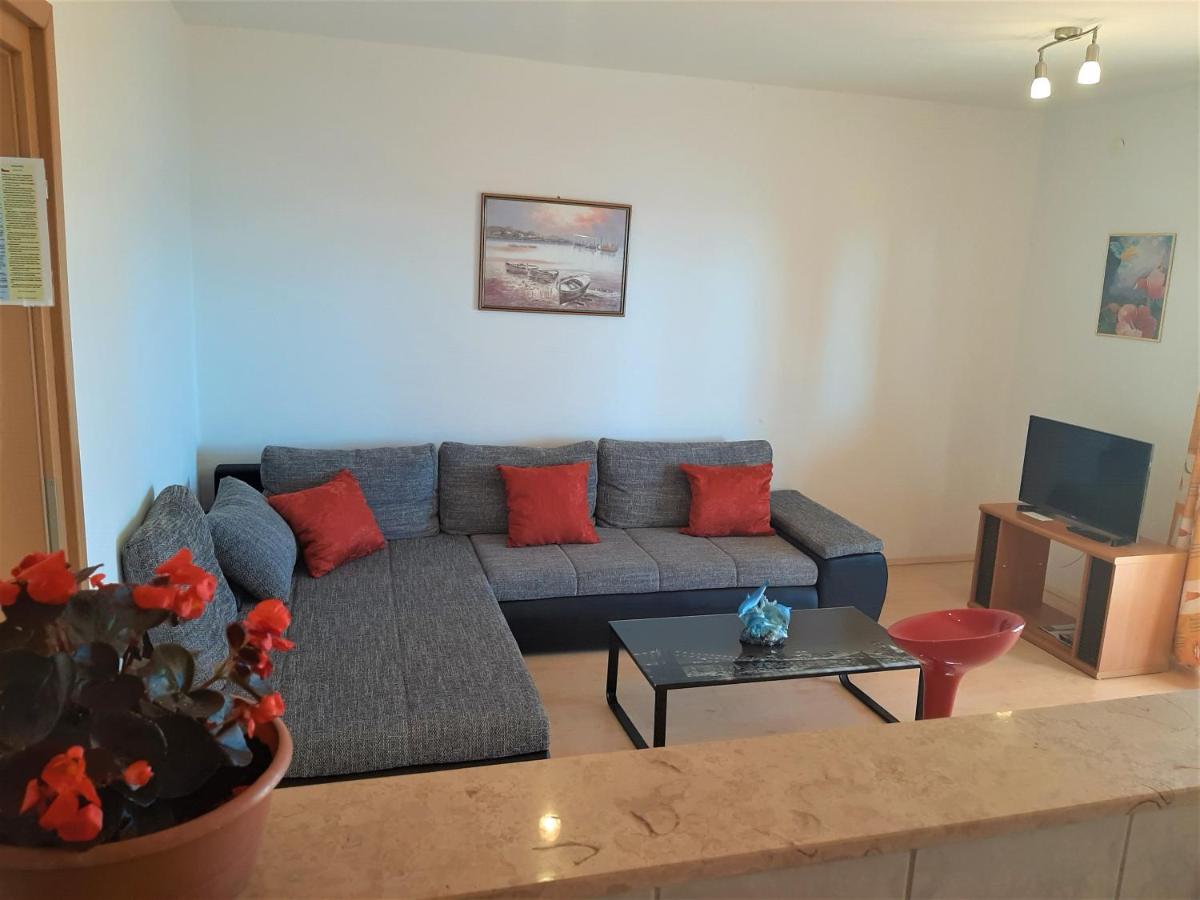 Cozy apartments with sea view view 3