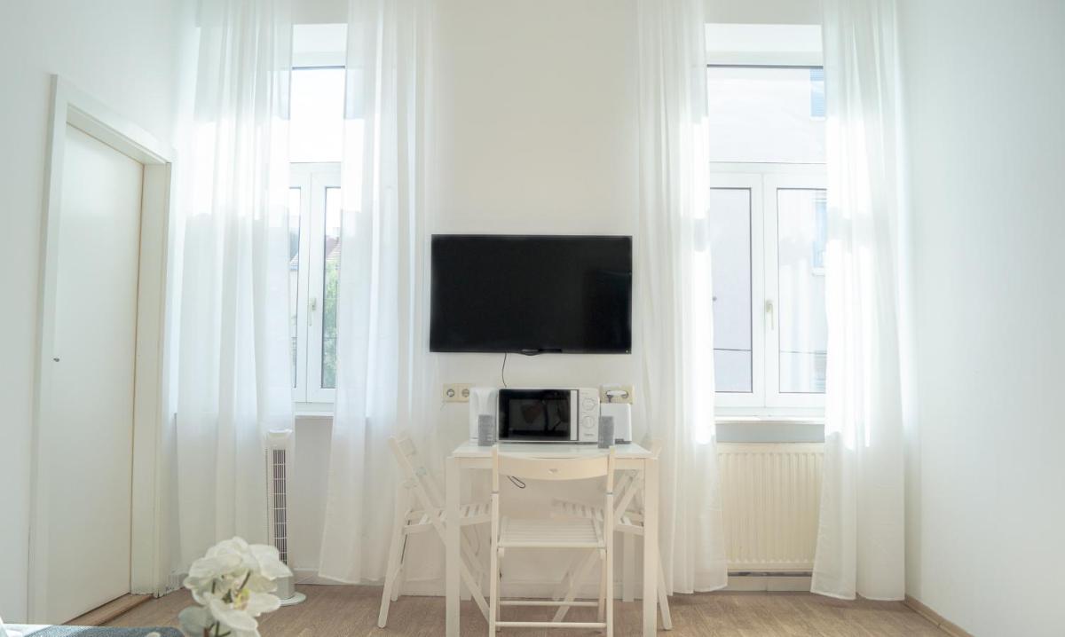 Spacious Shared Apartment Schönbrunn