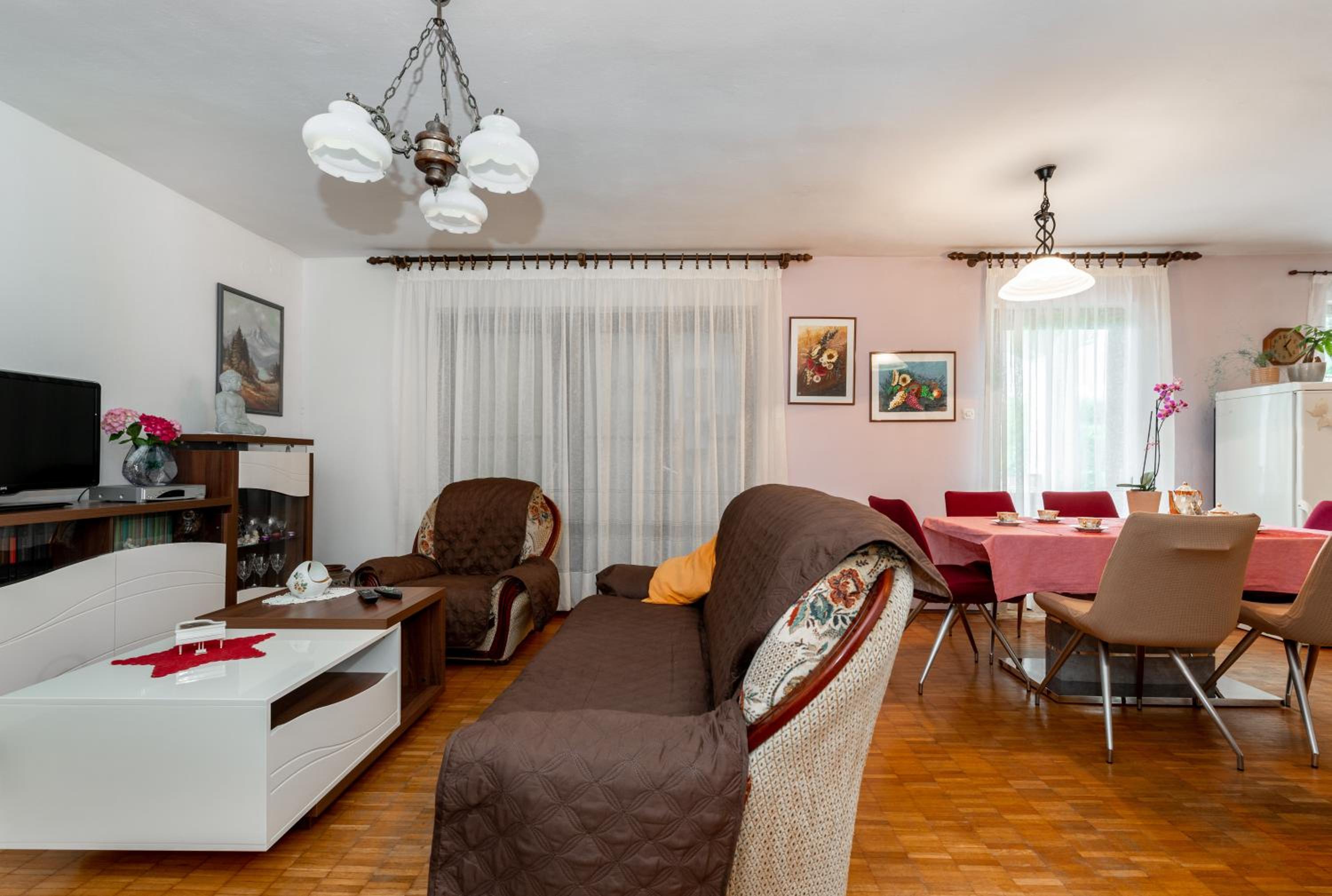 Apartment Vinez by 22Estates