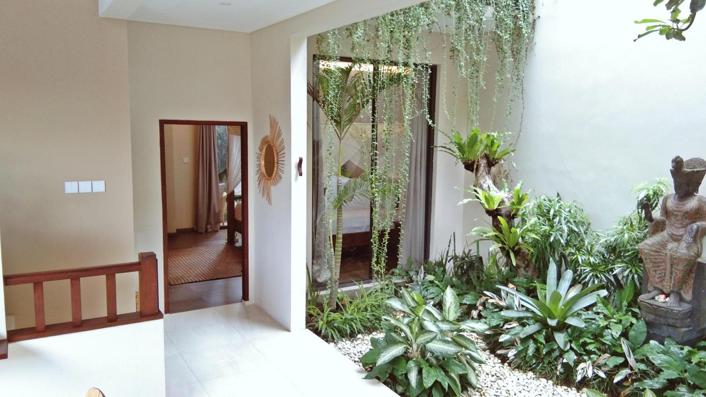 La Rose Villas and Suites Camp Canggu view 2