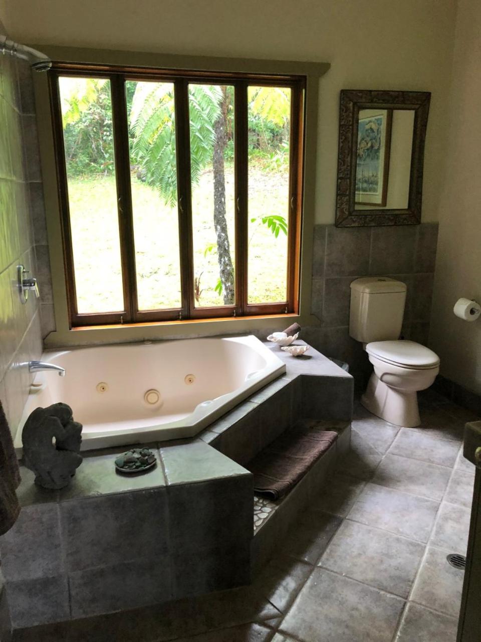 daintree valley cottage
