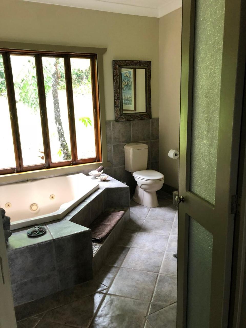 daintree valley cottage