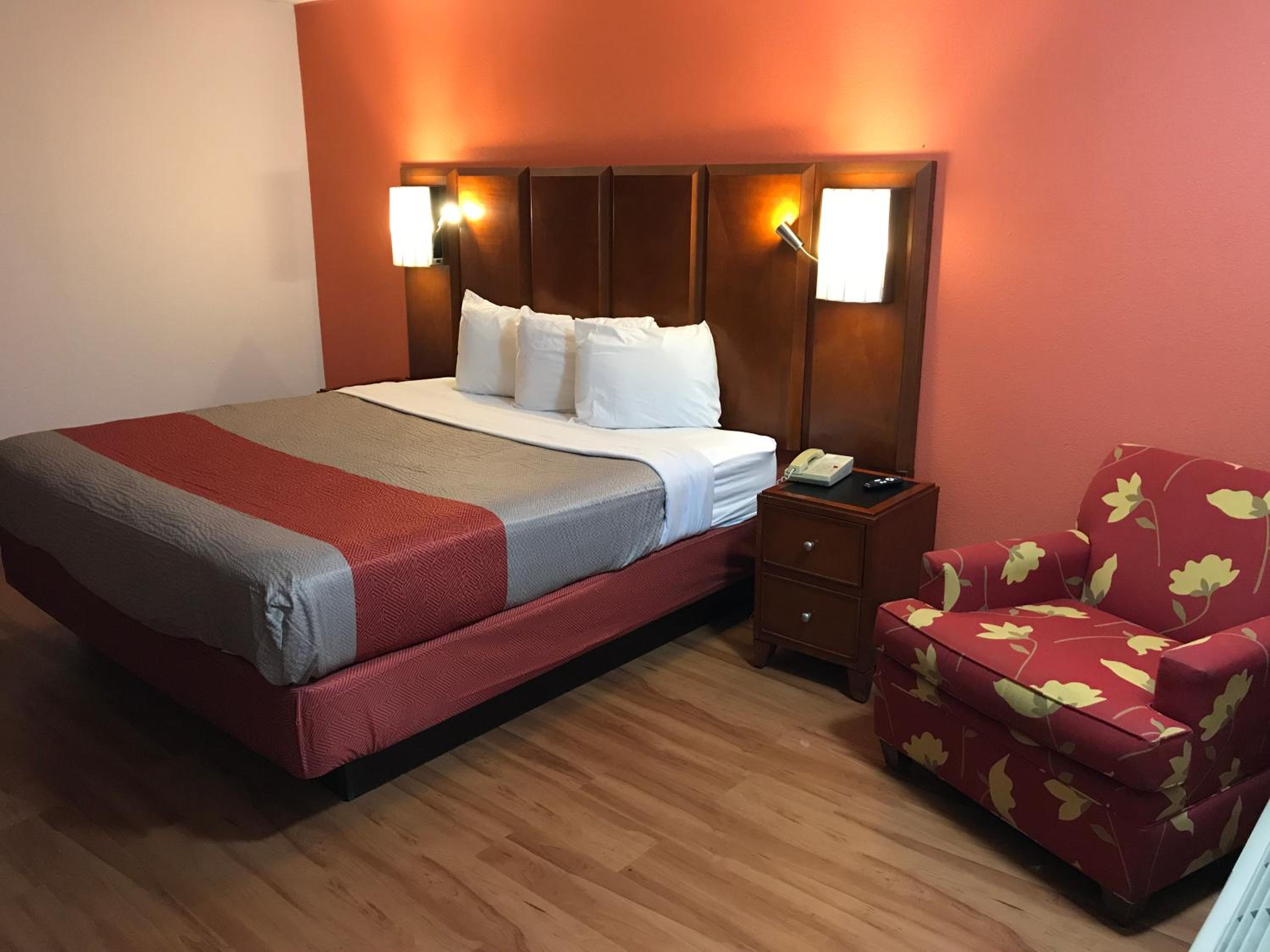 Fort Smith Vacations - Motel 6-Van Buren, AR I- 40 - Property Image 4