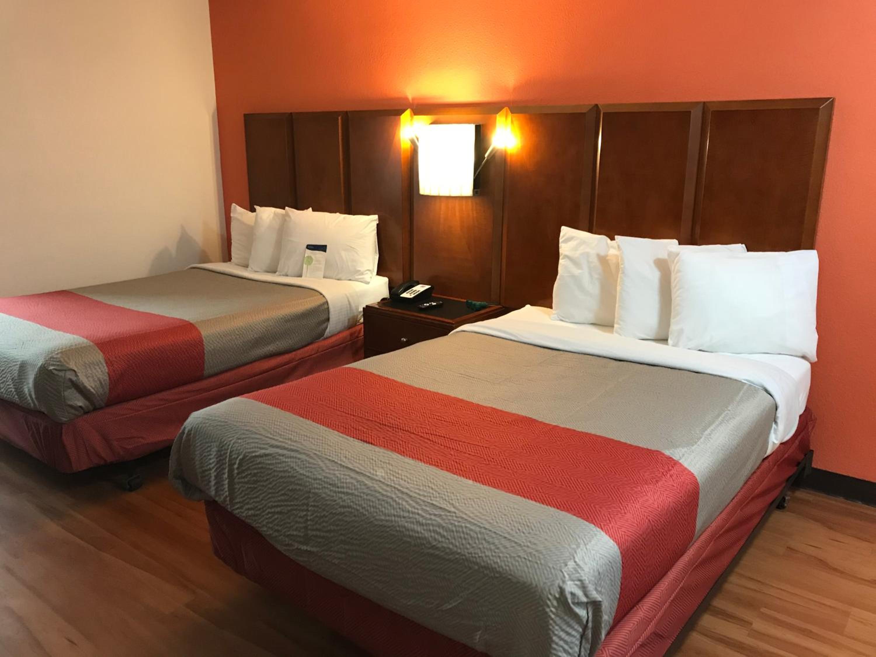 Fort Smith Vacations - Motel 6-Van Buren, AR I- 40 - Property Image 3