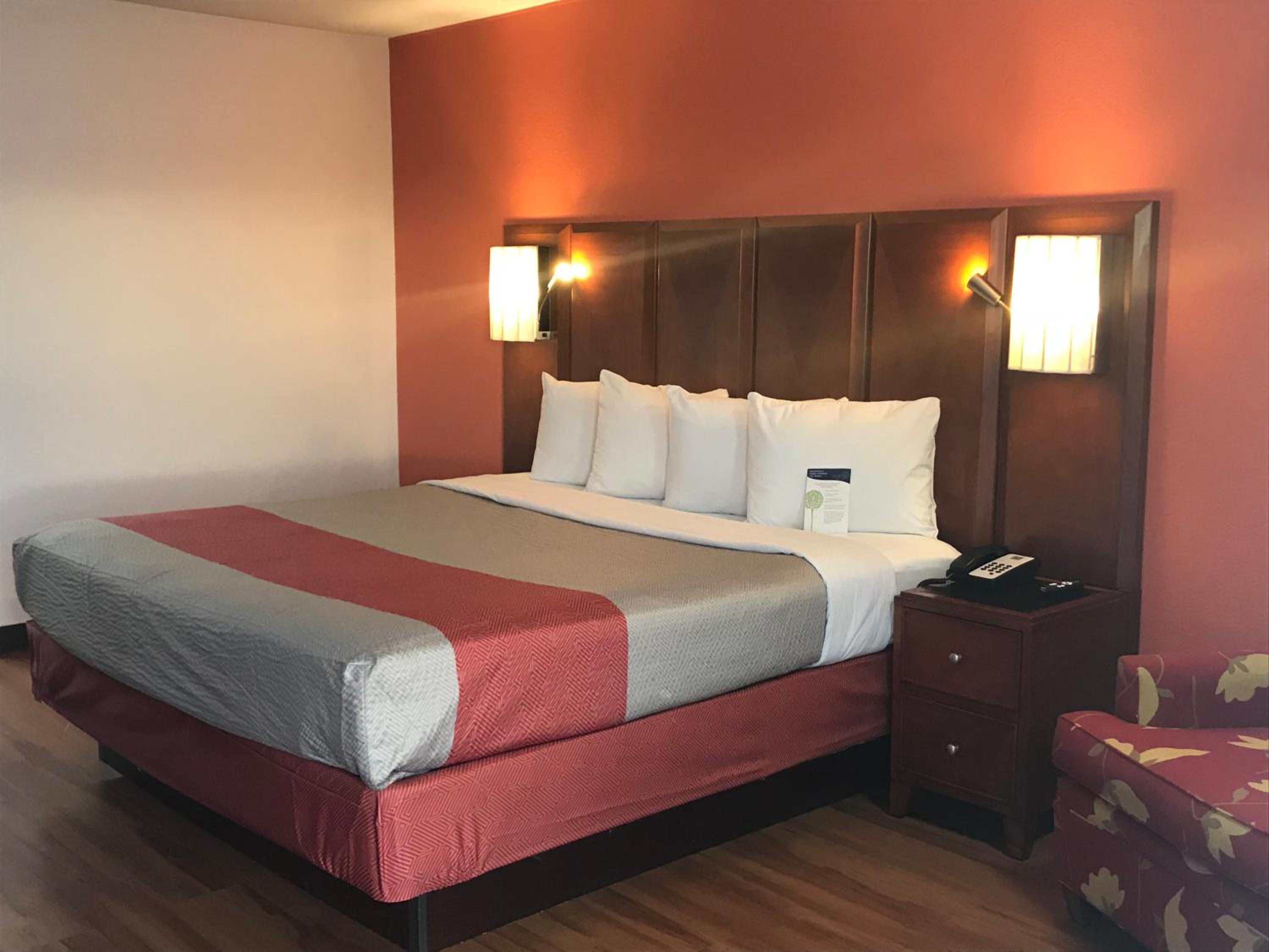 Motel 6-Van Buren, AR I- 40 - Property Image 7