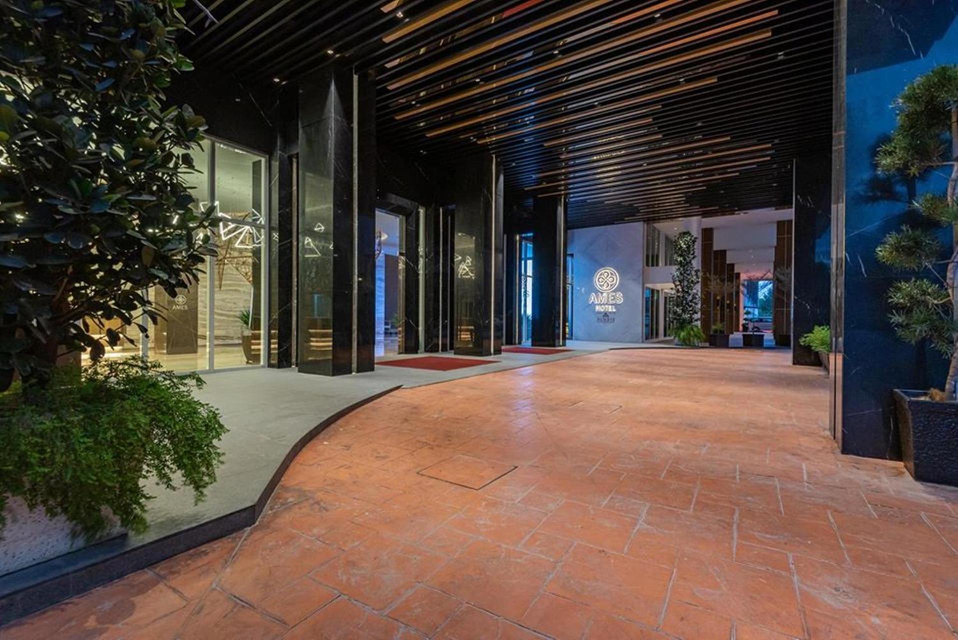 Hotel Ames Hotel - Image 1