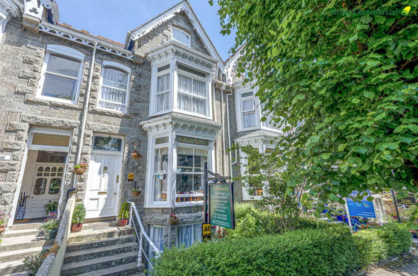 Hotel Dunedin Guest House - Image 1