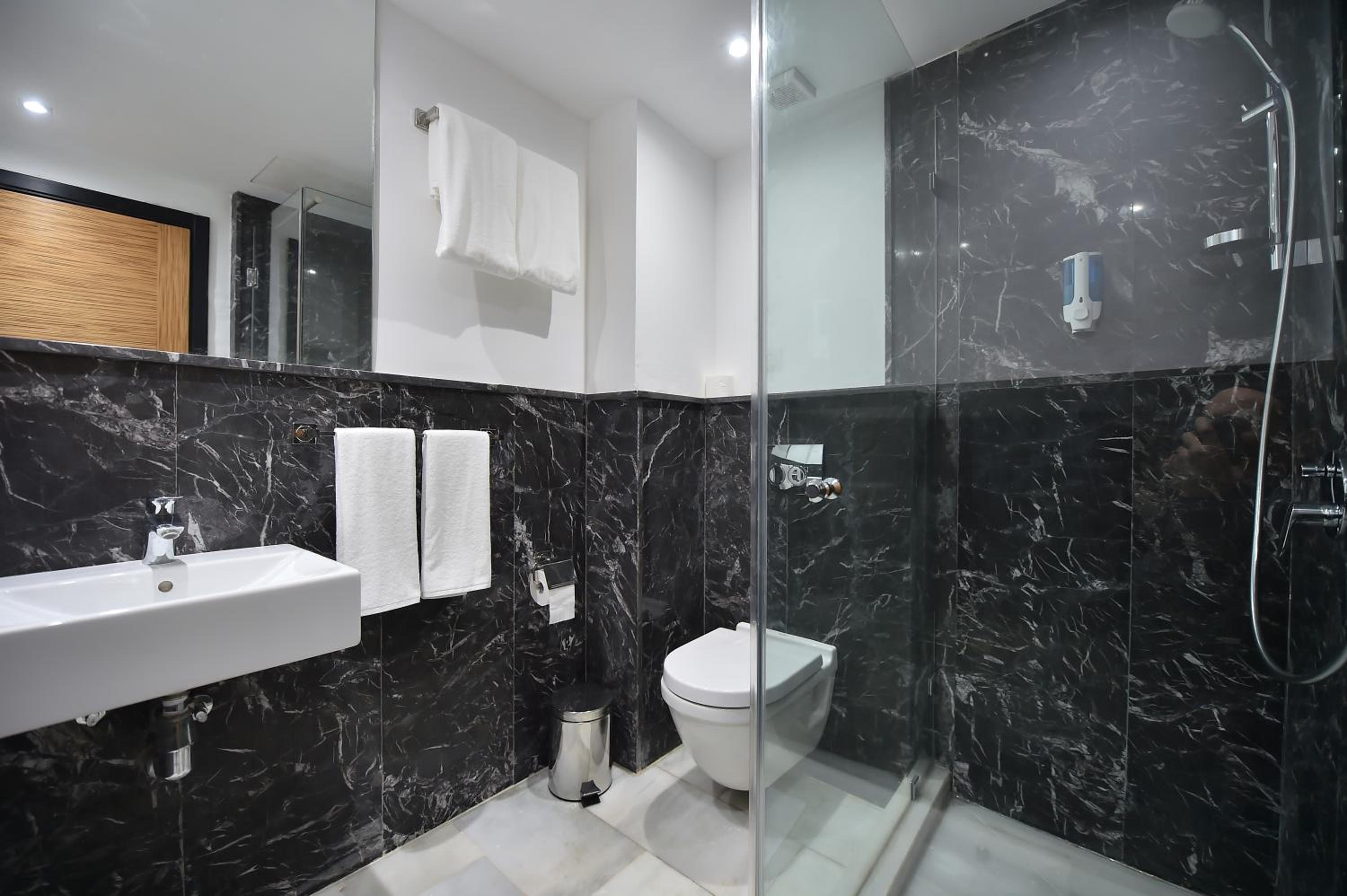 Le Yacht Suites Hotel photo 33 of 46