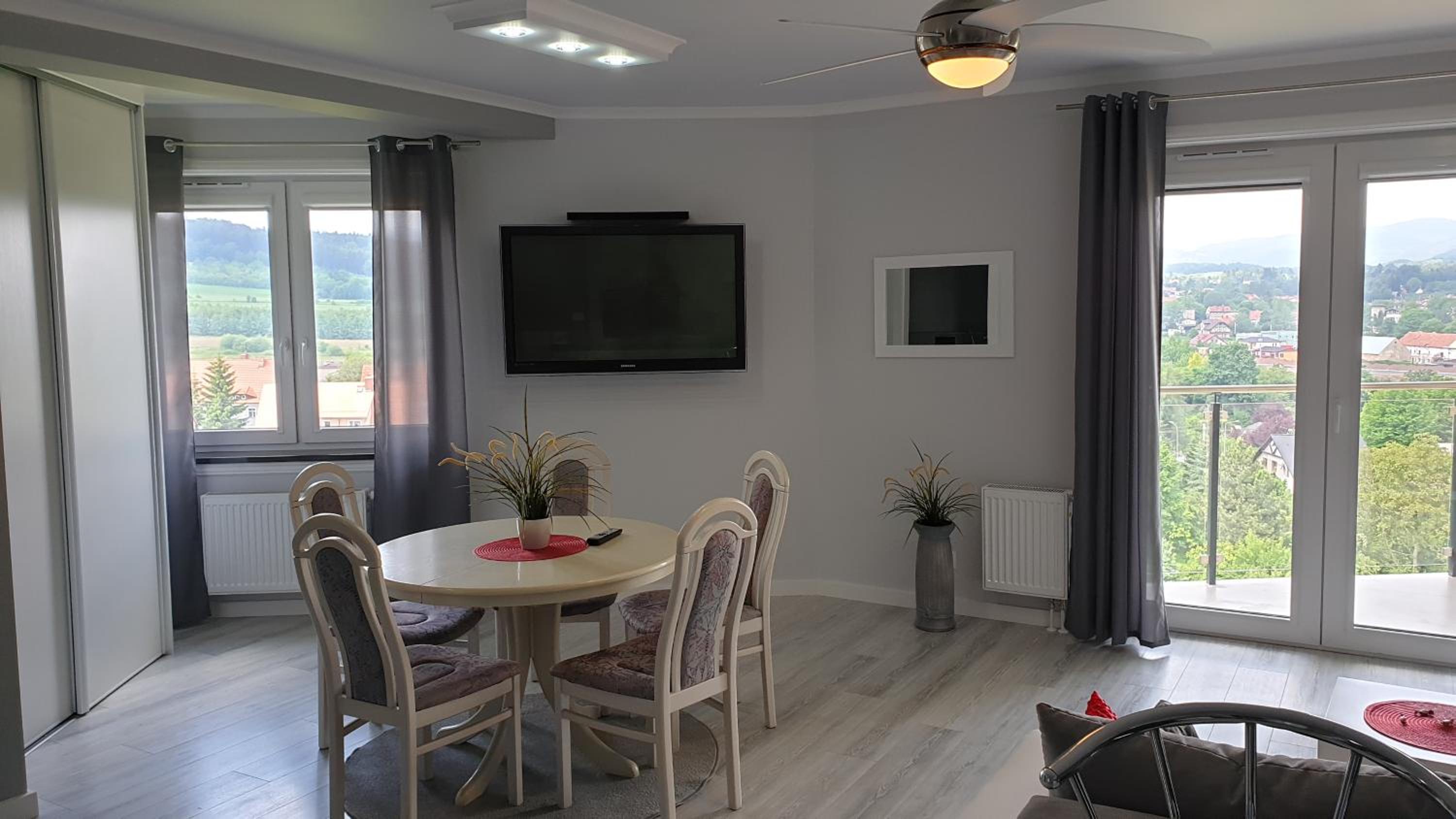Apartamenty Podzamcze Wałbrzych view 5