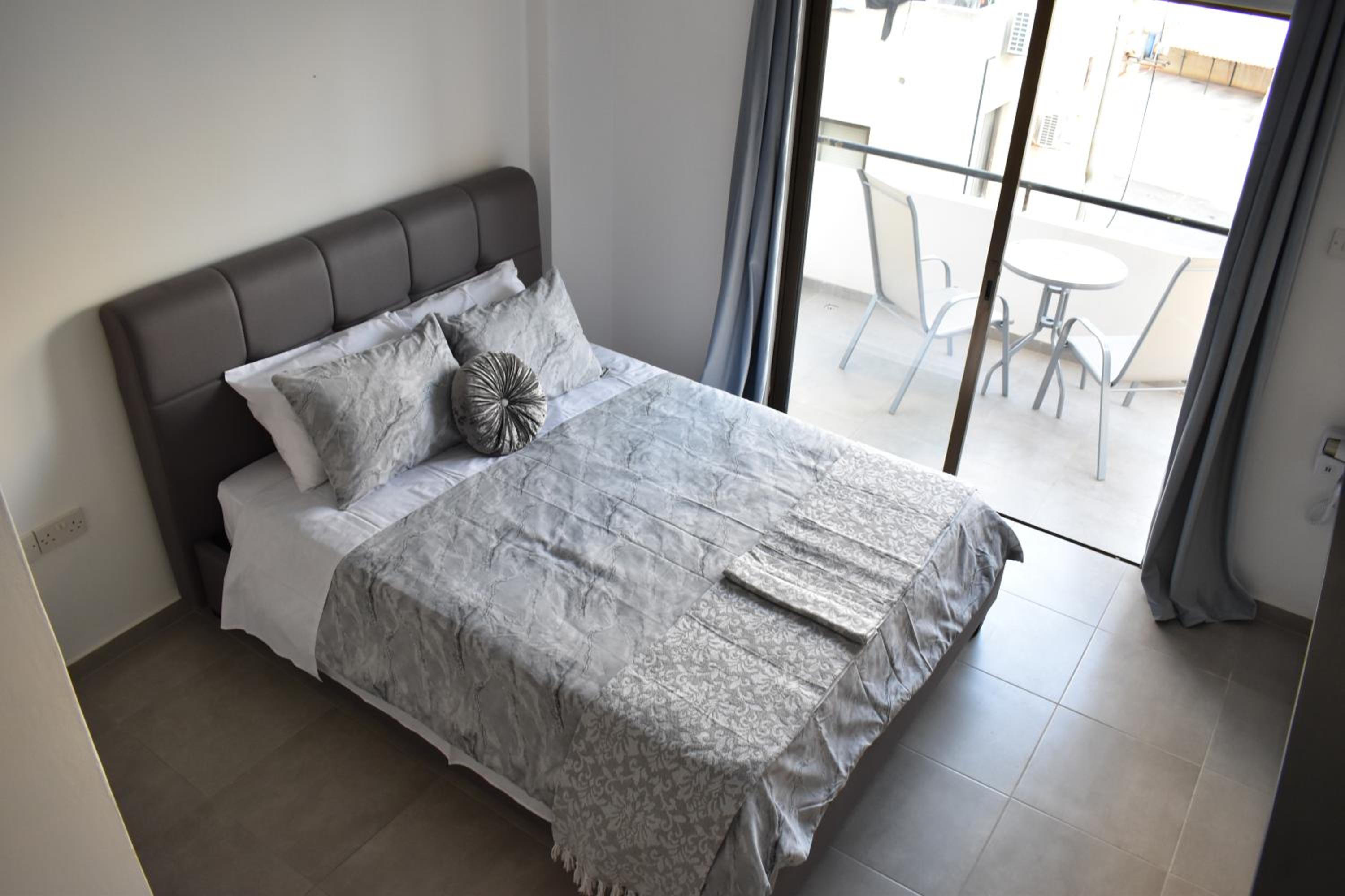 Marias Apartment - in city centre,near beach view 5