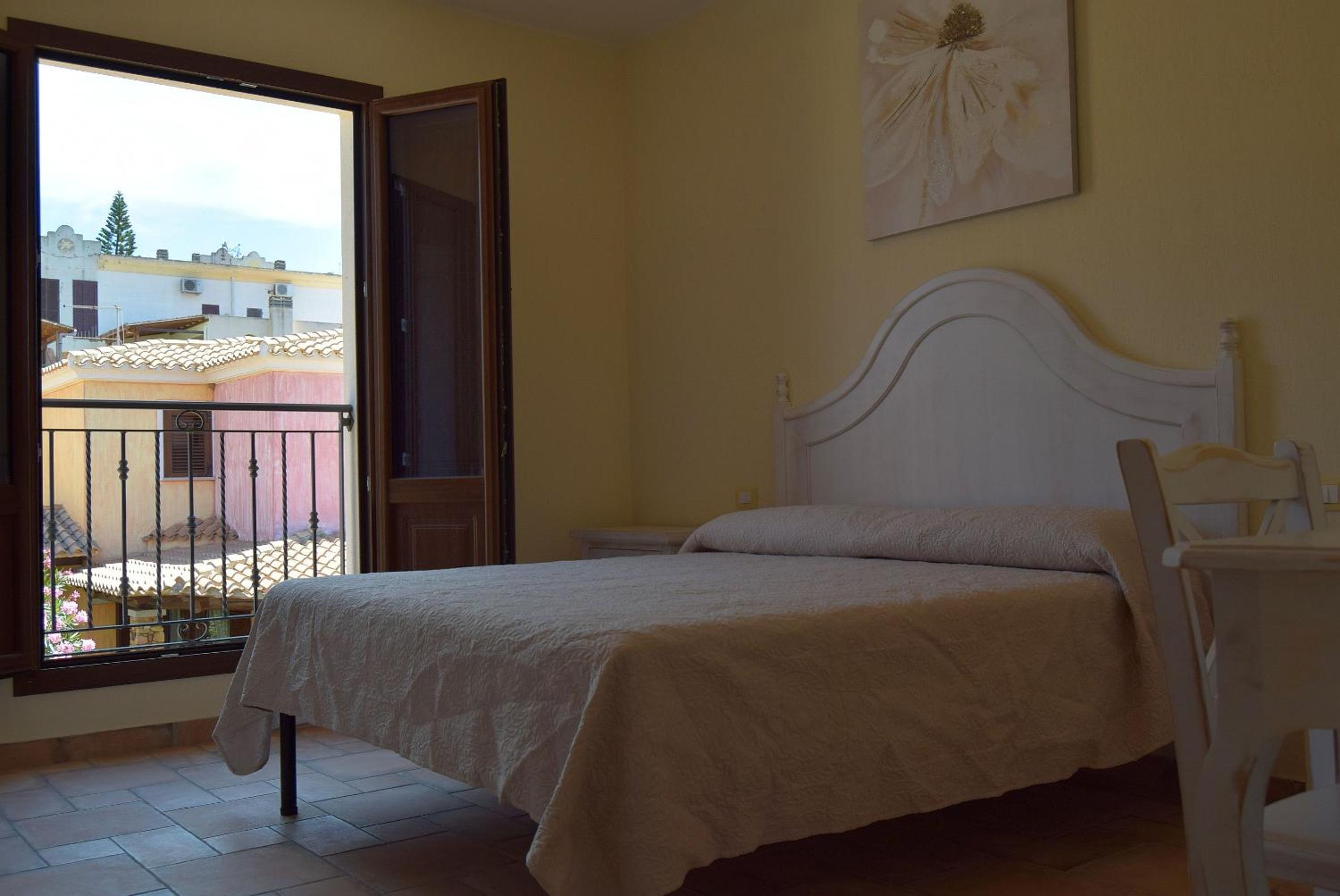 casa AGORA By La Via Del Mare Viaggi e Vacanze view 3