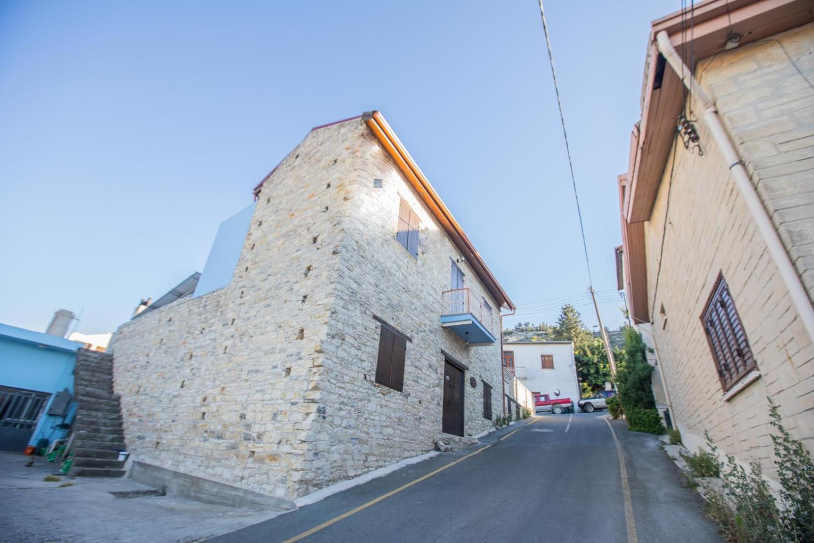 Iosiphis Stonebuilt House