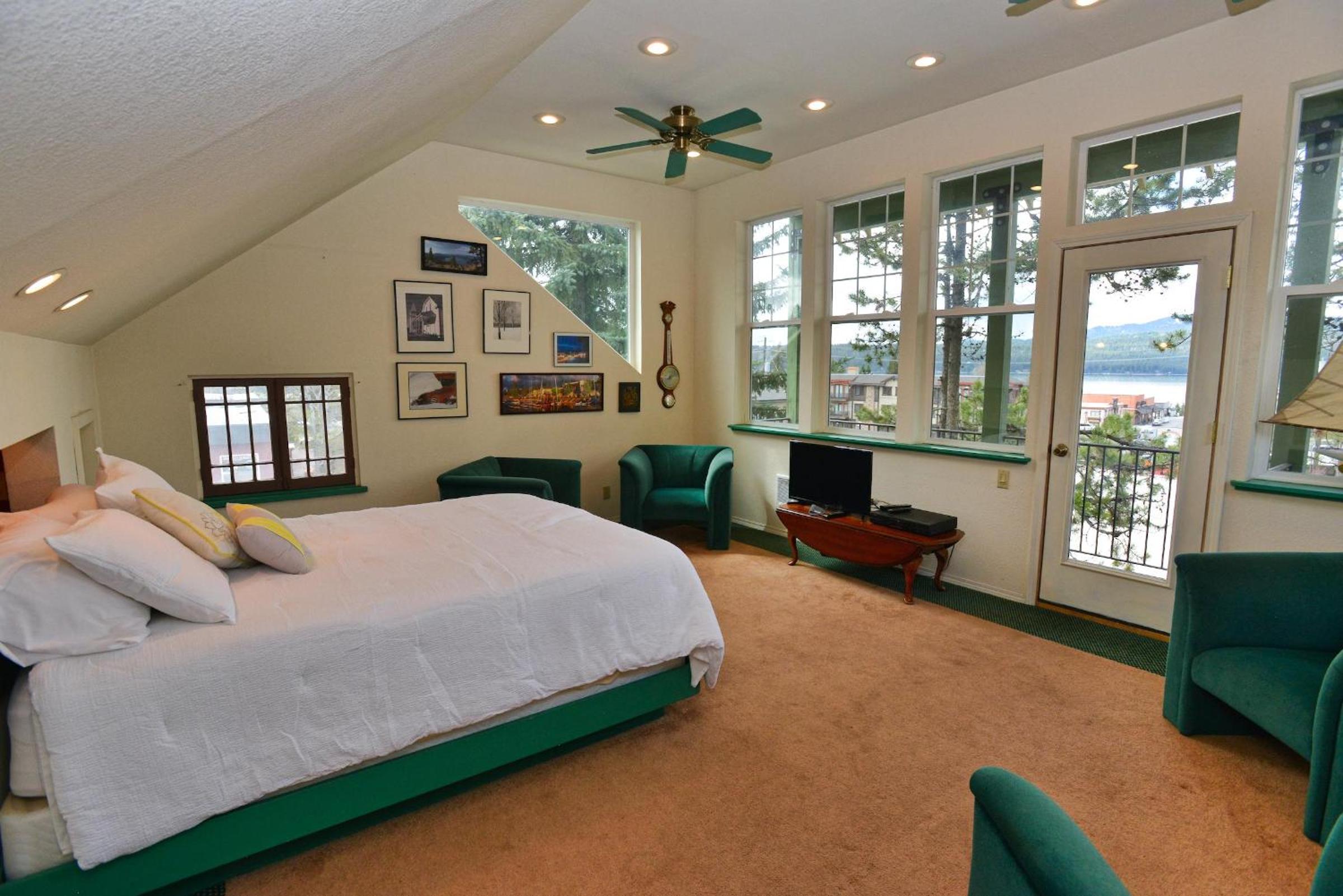 Room with a View by Casago McCall - Donerightmanagement view 4