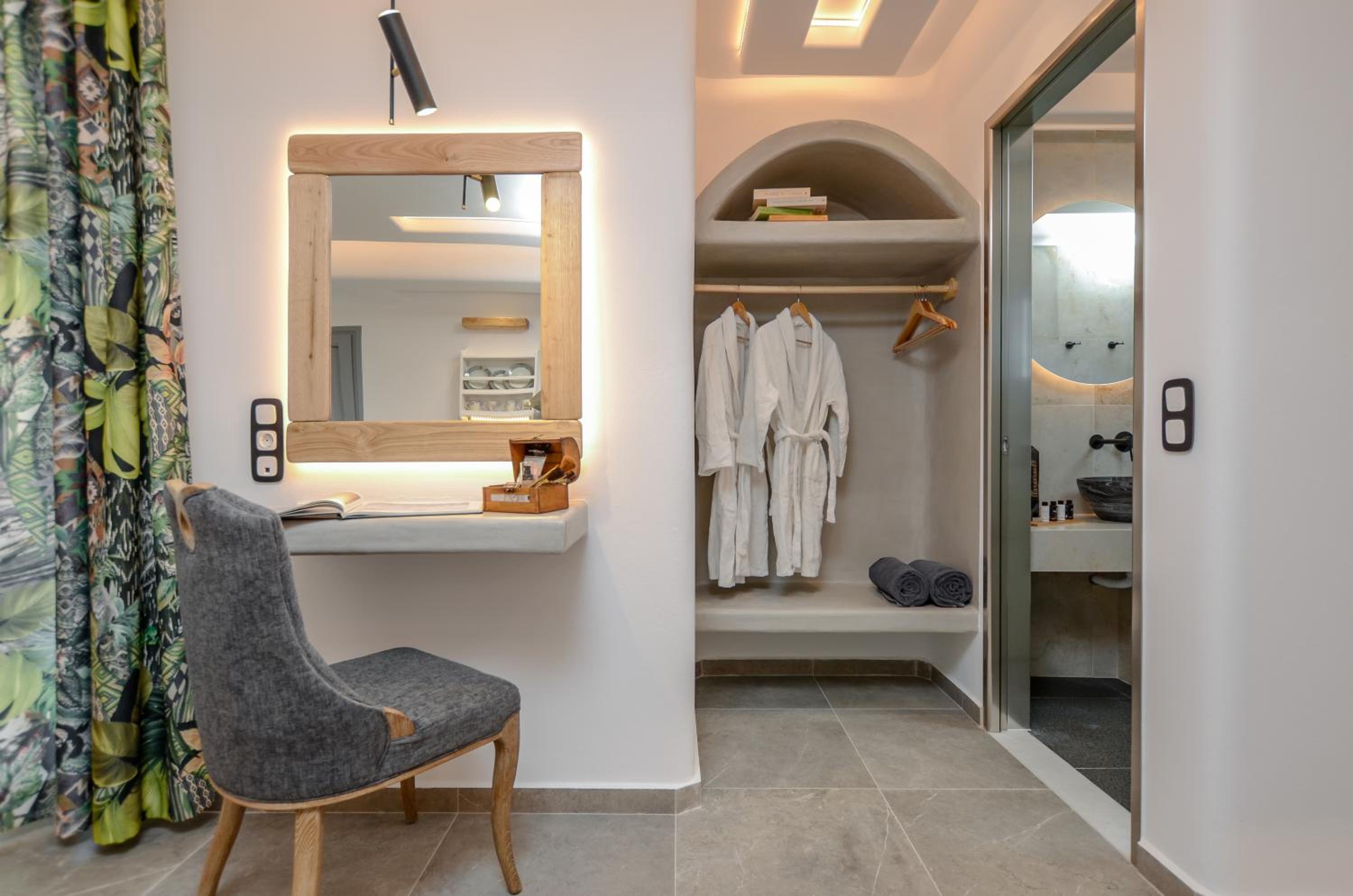 Naxos Pantheon Luxury Apartments view 4