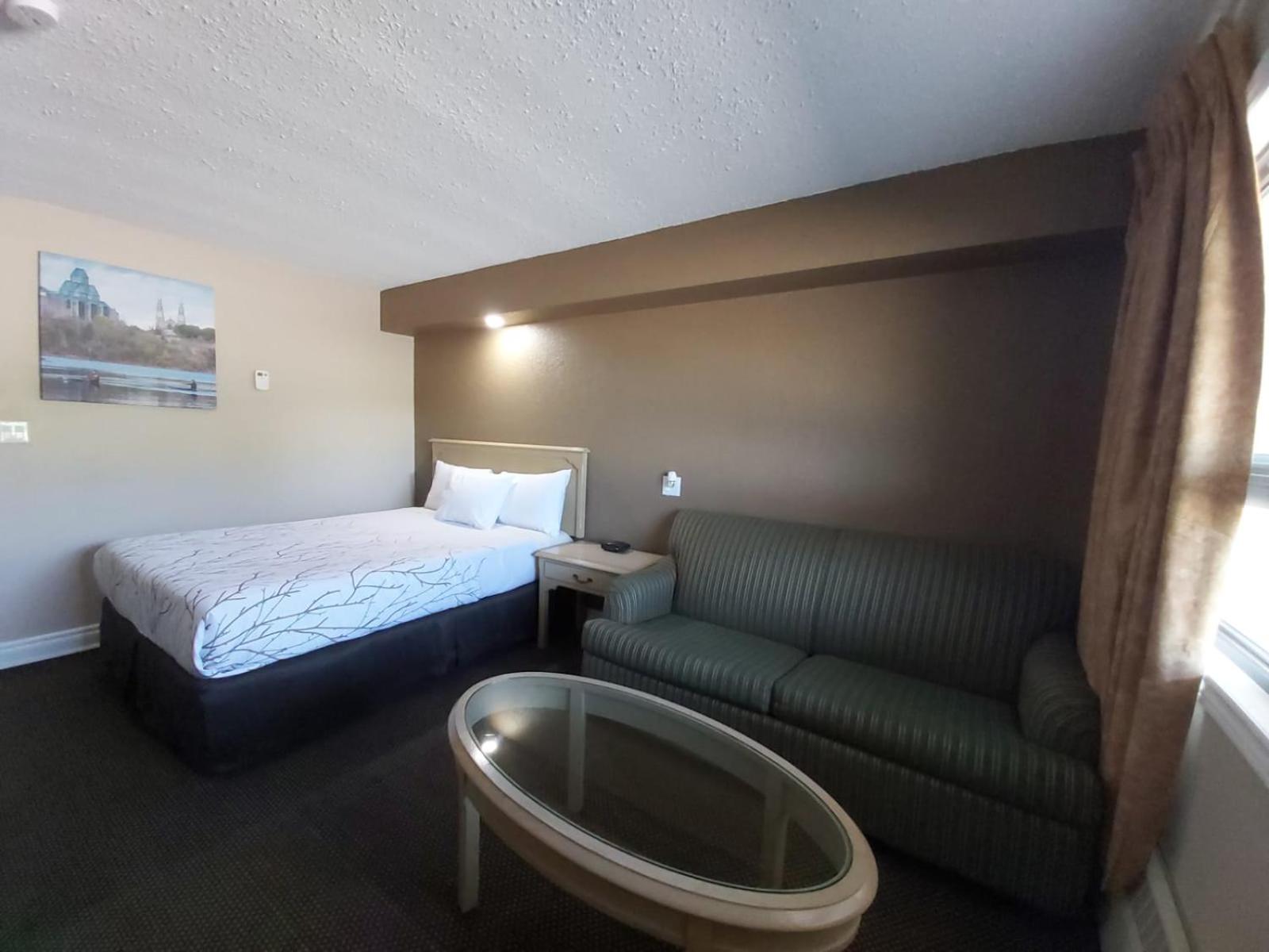 Arnprior Motor Inn