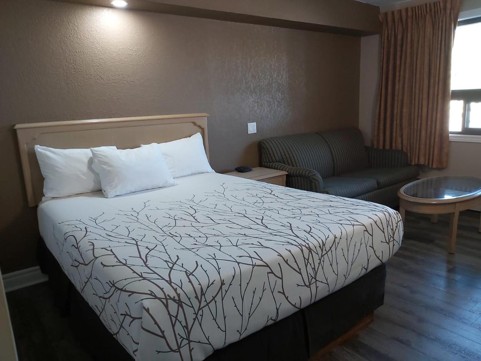 Arnprior Motor Inn