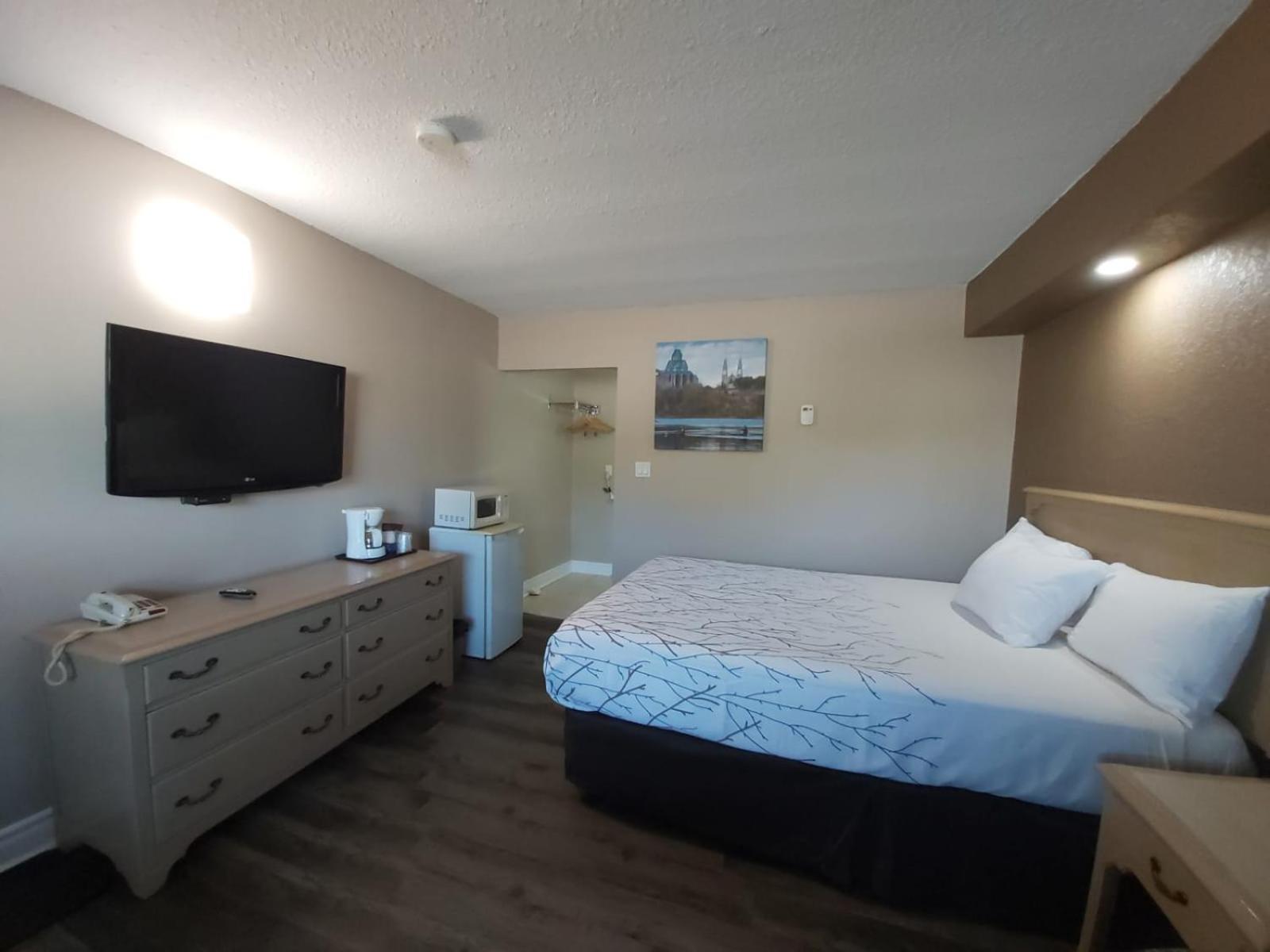 Arnprior Motor Inn