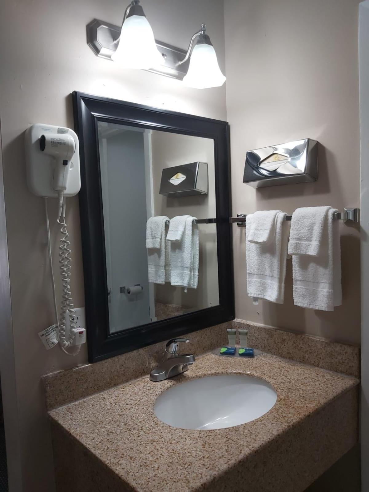 Arnprior Motor Inn