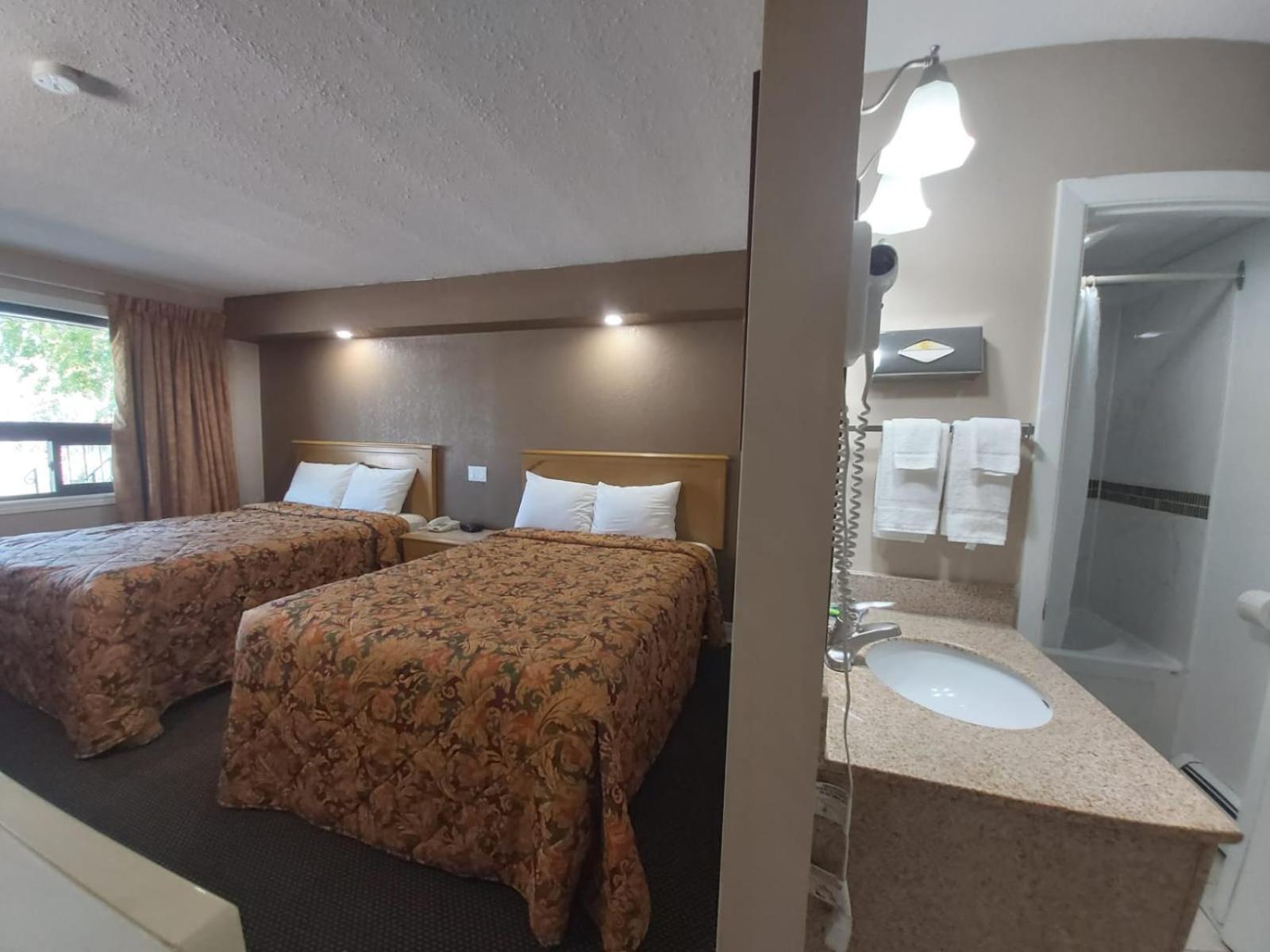 Arnprior Motor Inn