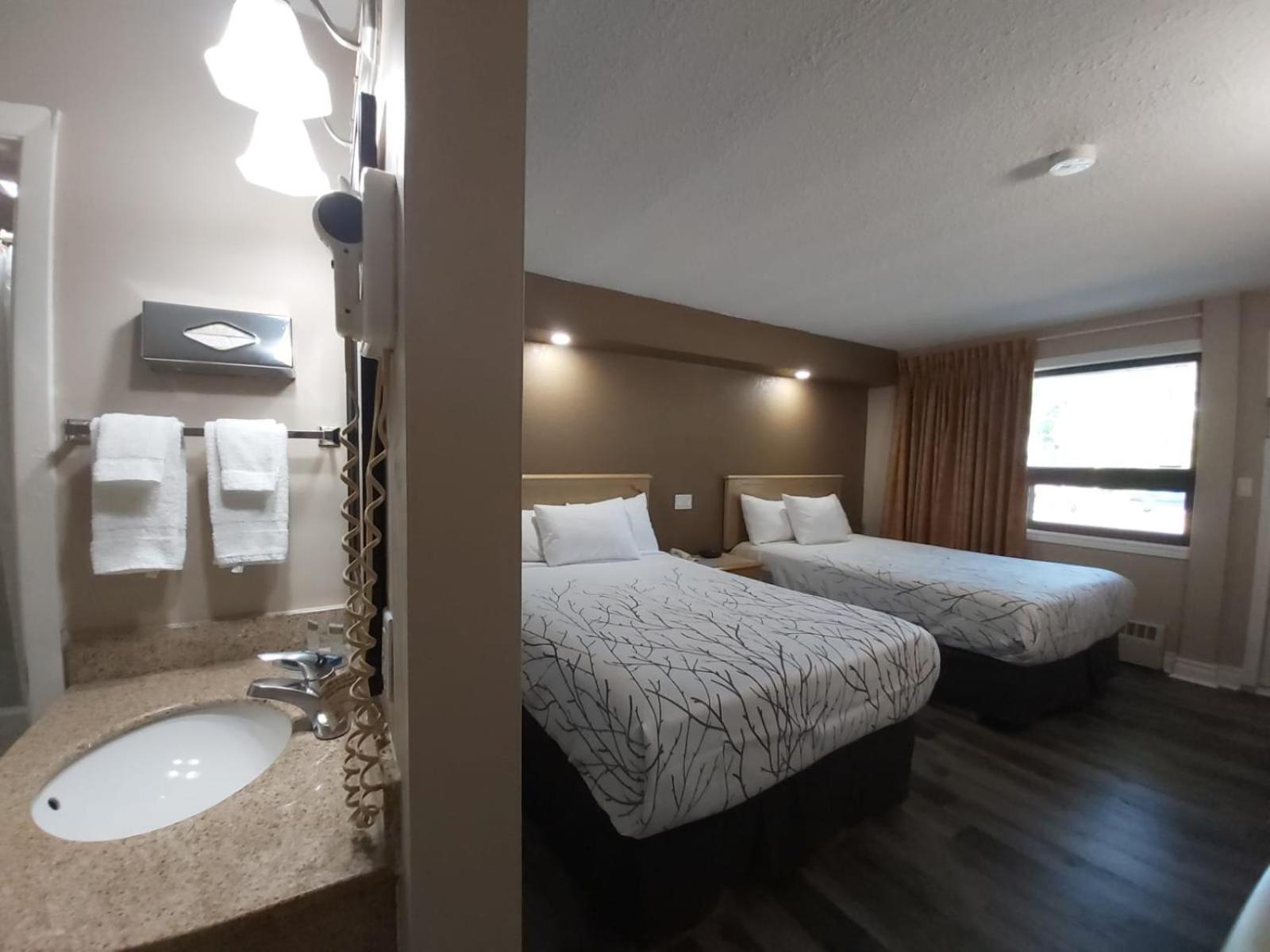 Arnprior Motor Inn