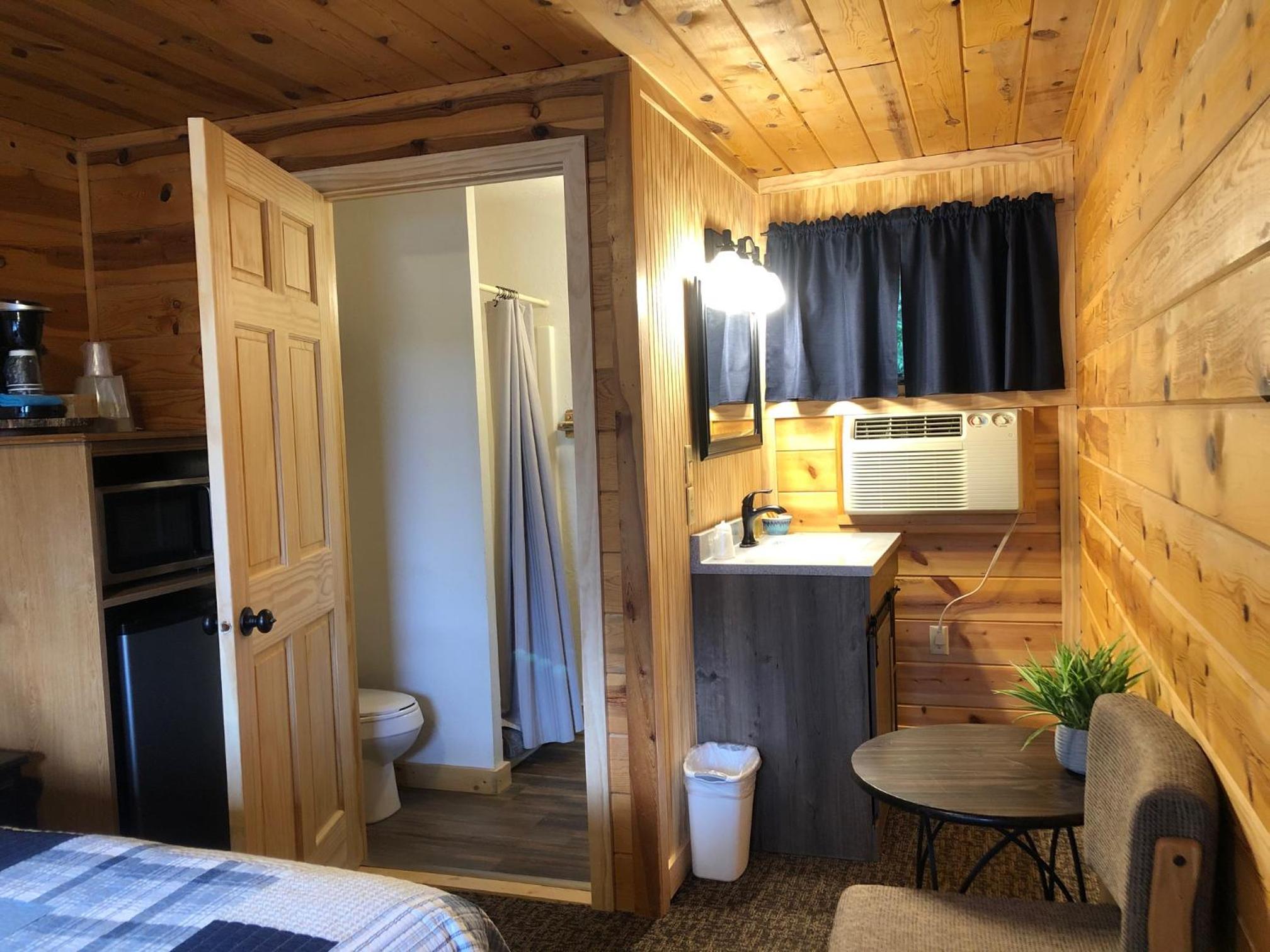 Mountain View Lodge & Cabins
