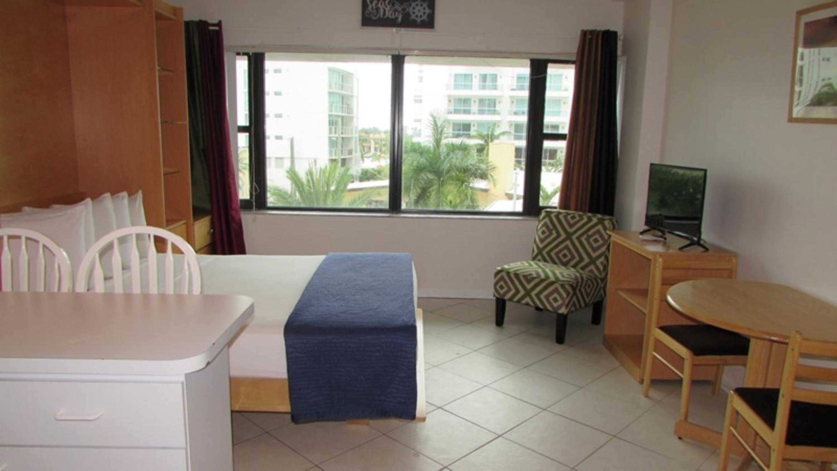 Ocean Front Casablanca Studios with FULL KITCHENS & Beach access By BL Rentals