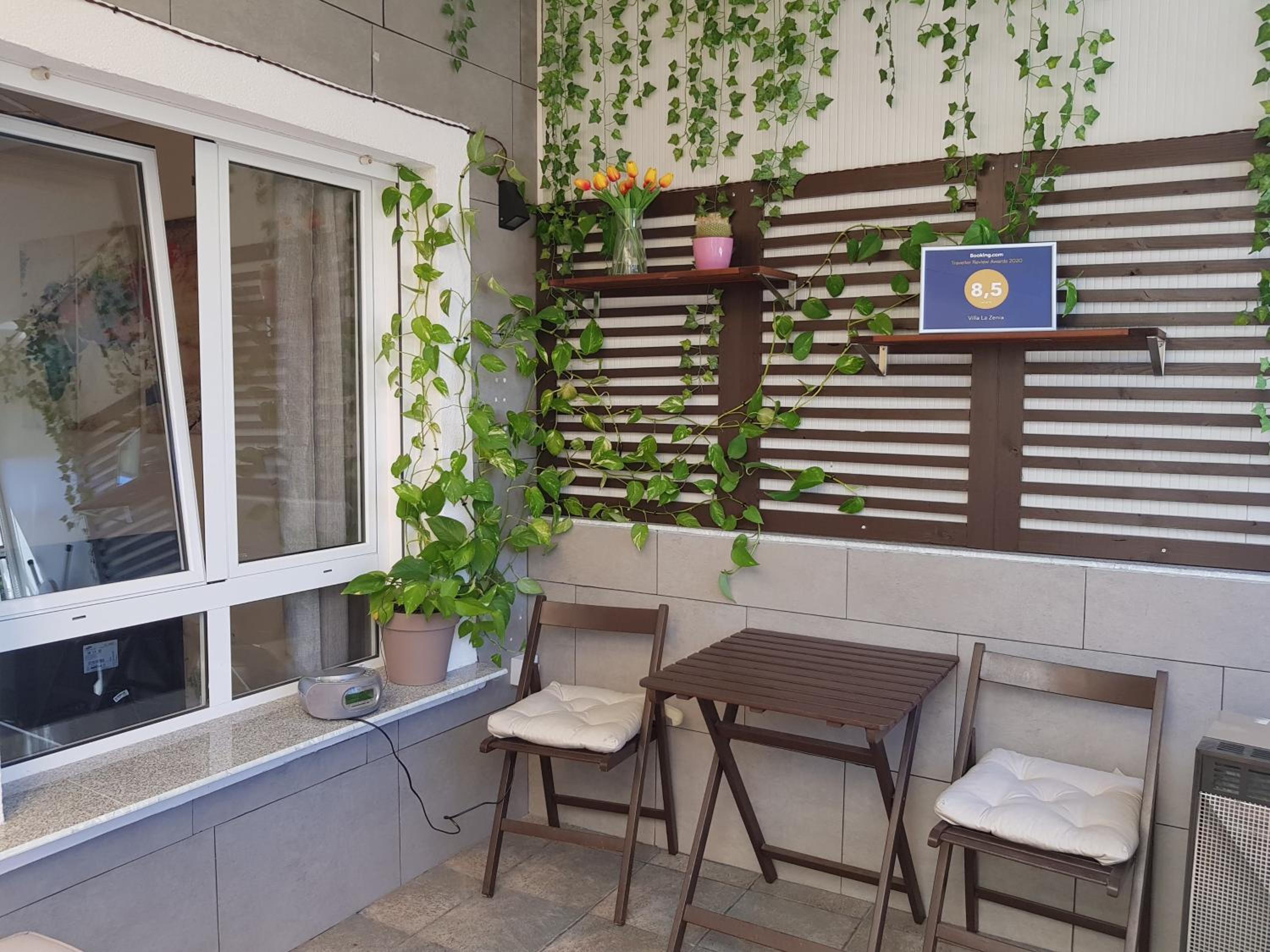 Villa La Zenia, Private pool, 10min walk to La Zenia Beach, for 6 people