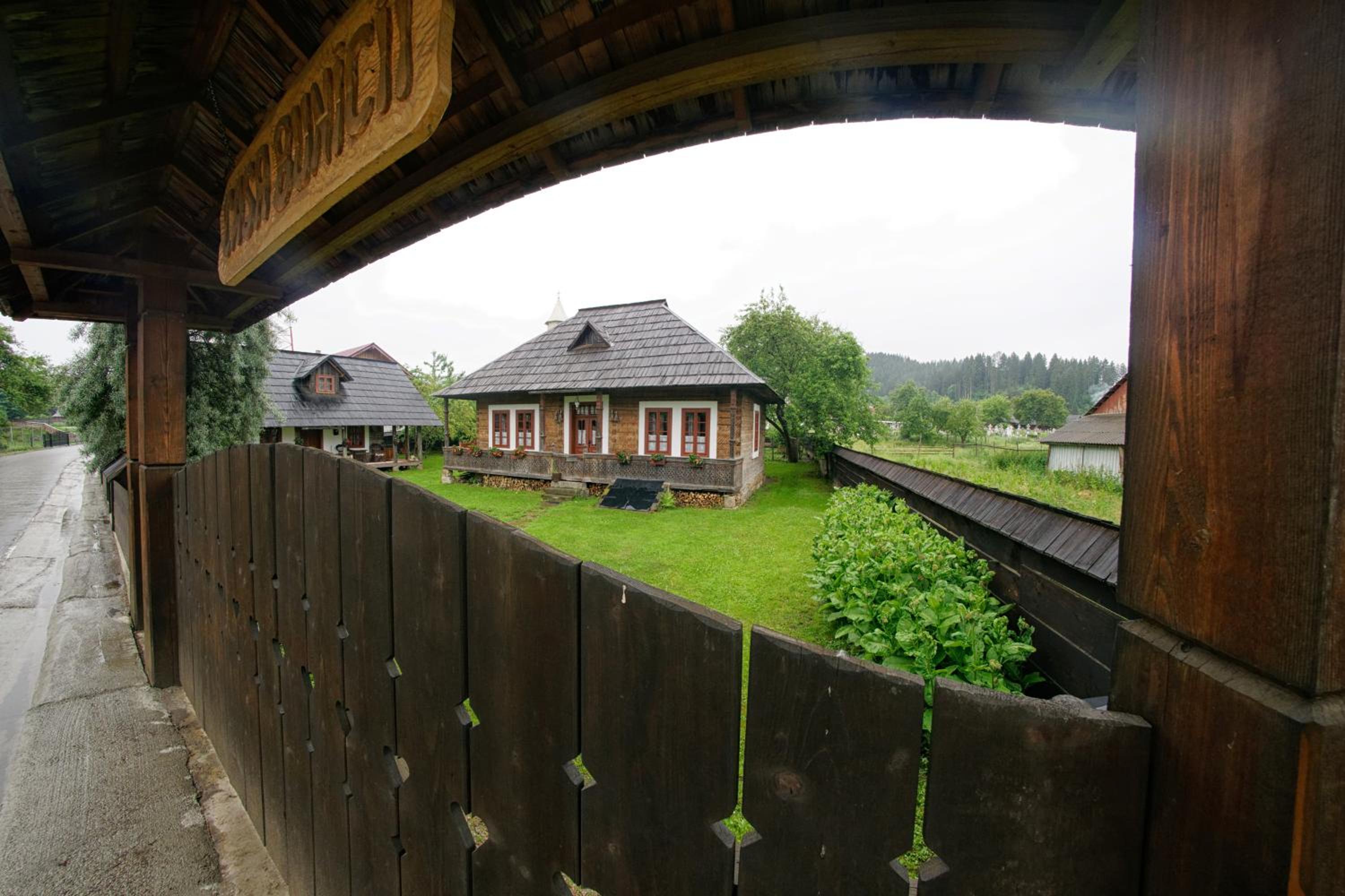 Casa Bunicii din Bucovina view 3