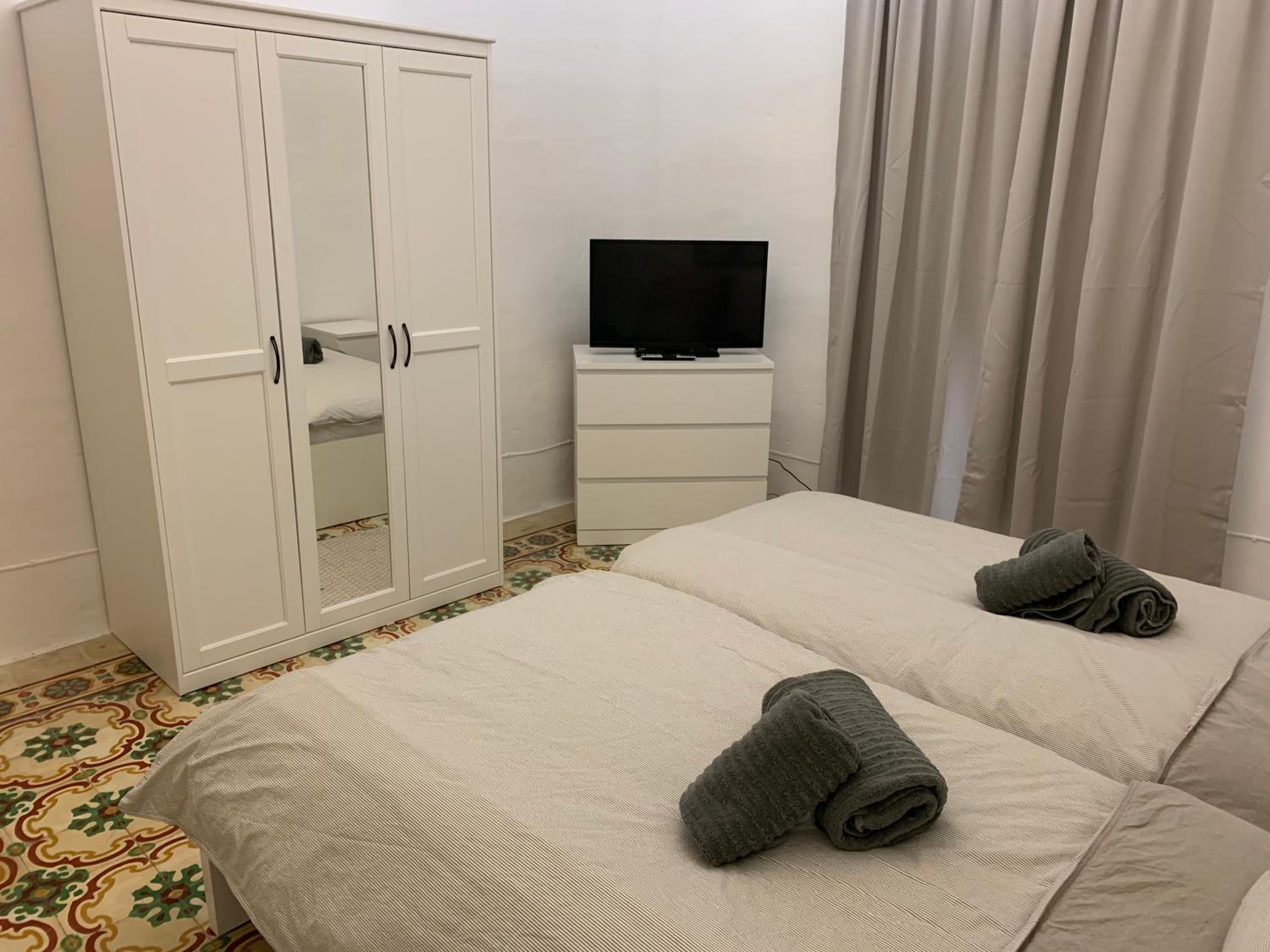 2 bedroom apartment in the centre of Valletta view 2