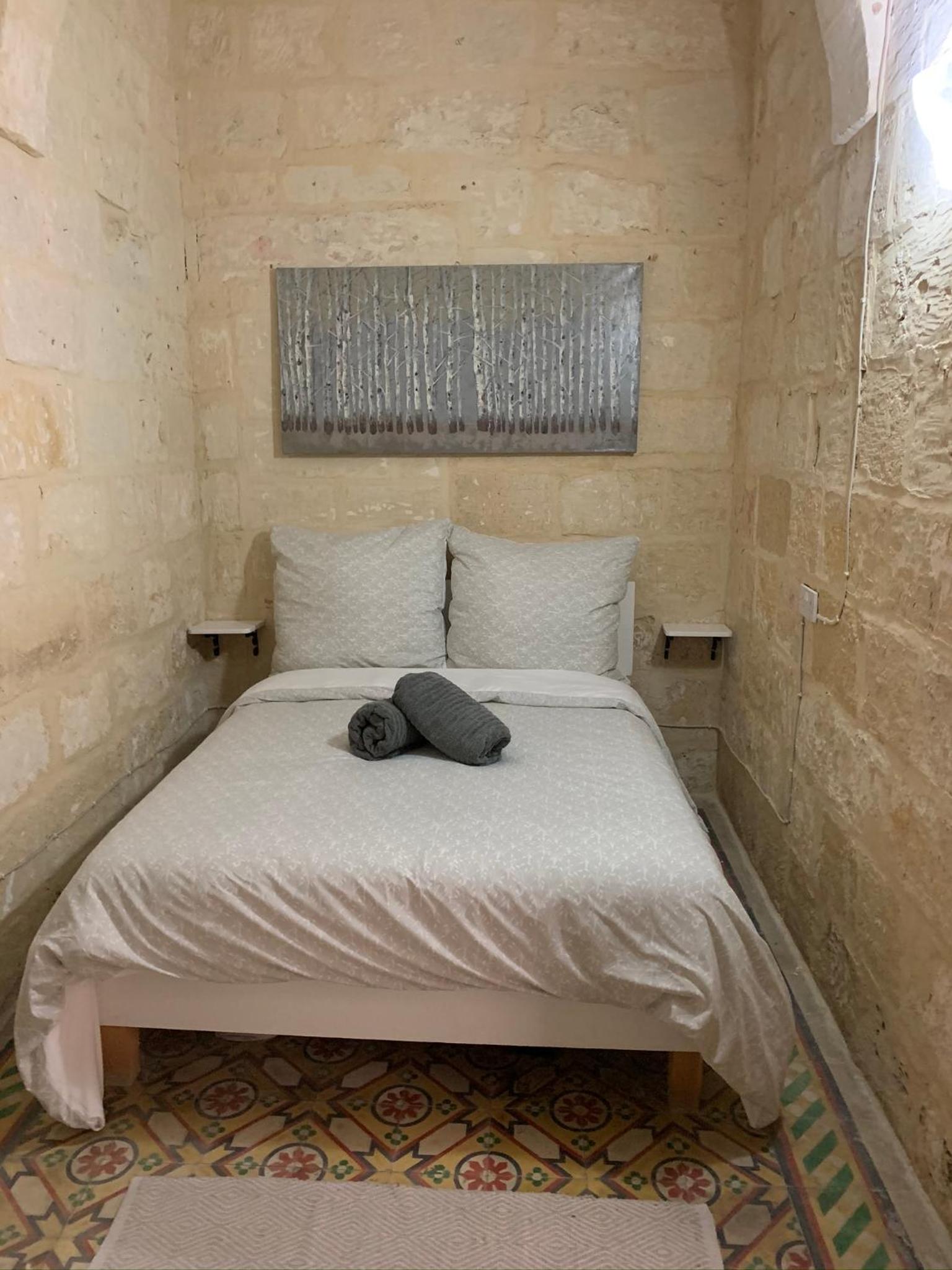 2 bedroom apartment in the centre of Valletta view 3
