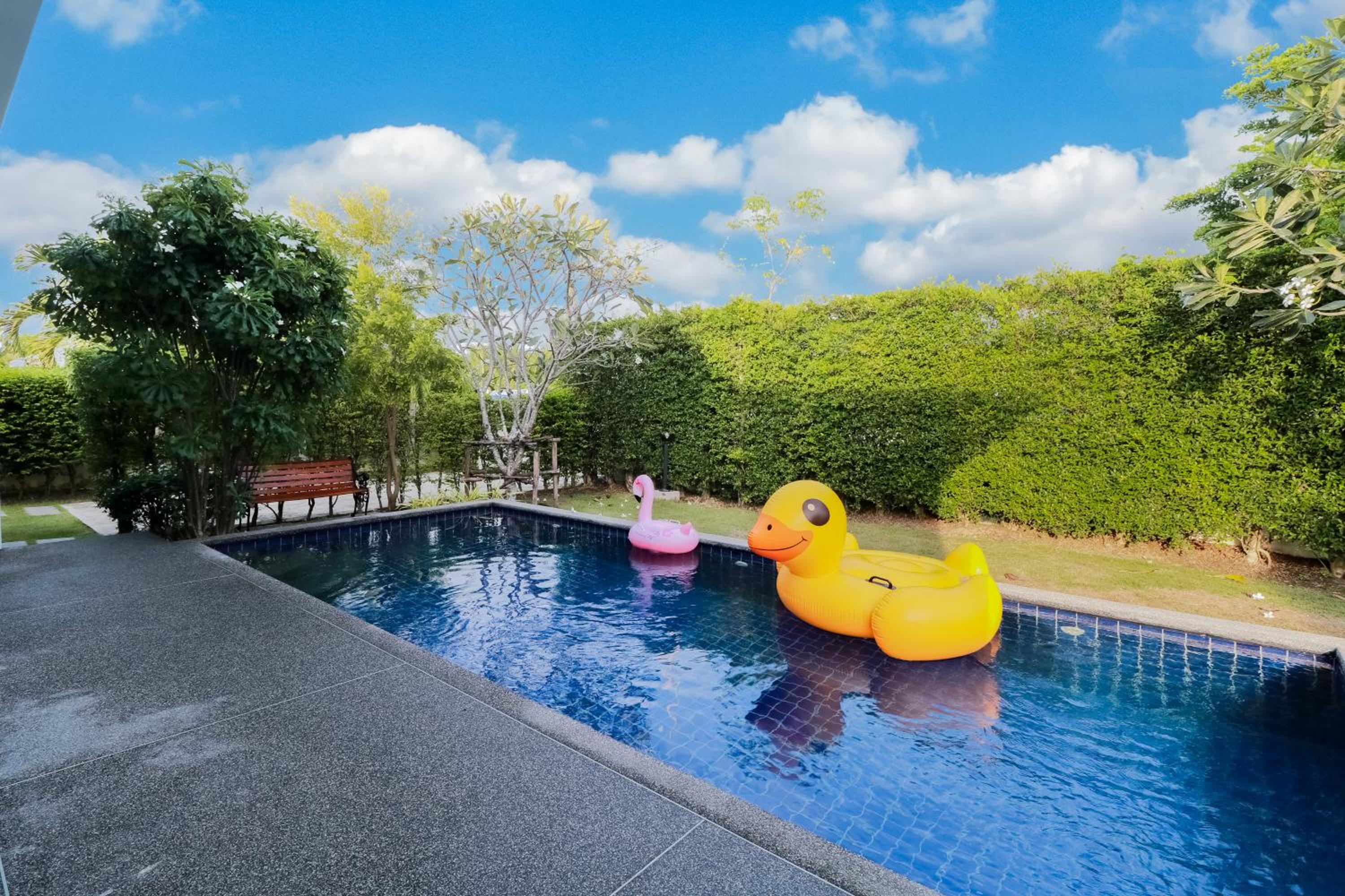 Chaum Haus Pool Villas