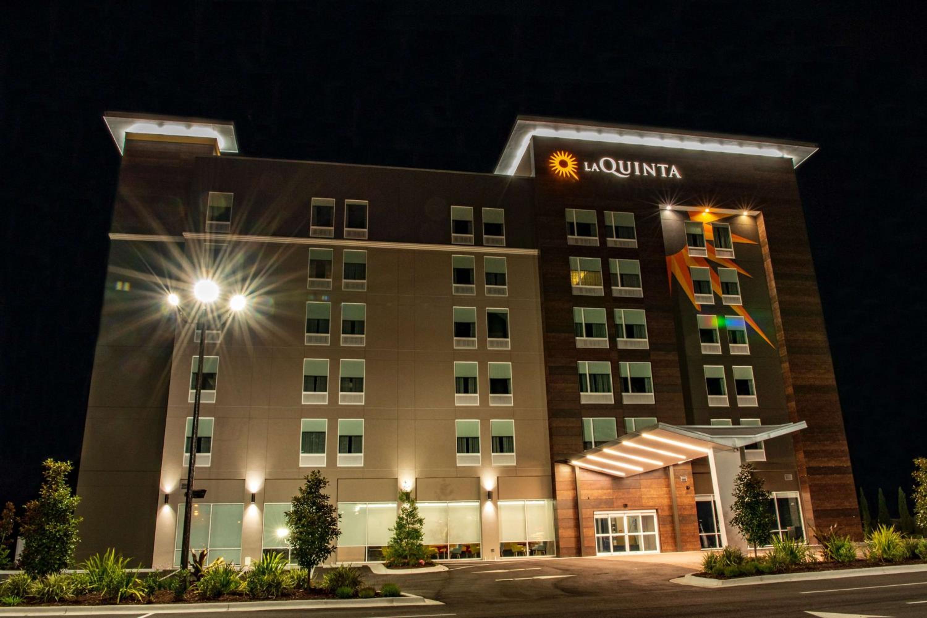 Lake City Vacations - La Quinta Inn  Suites by Wyndham Lake City - Property Image 10