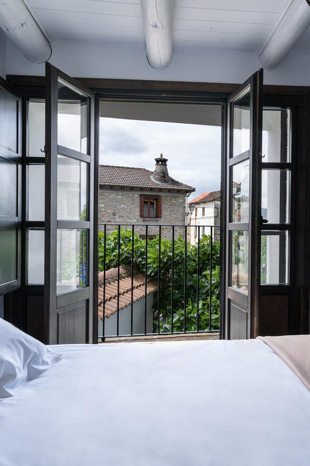 Casas Pirineos view 3