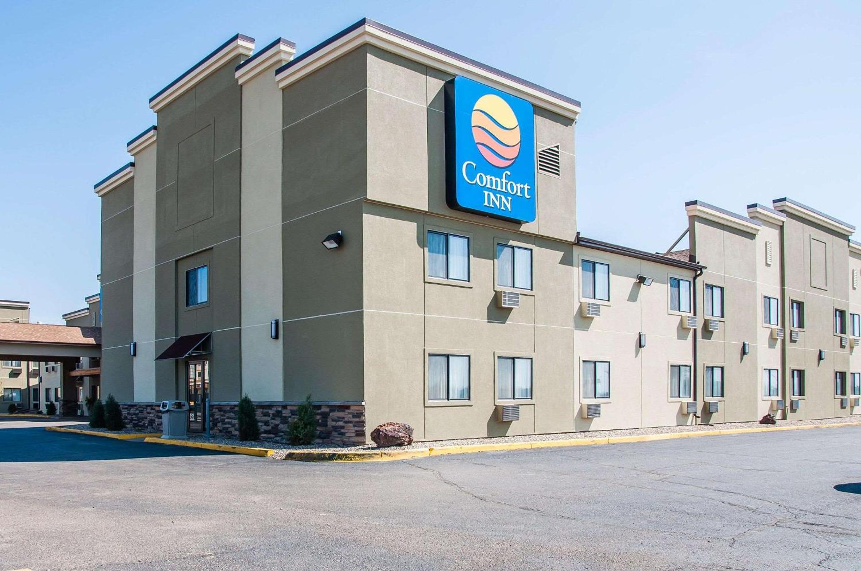 Dickinson Vacations - Comfort Inn - Property Image 15