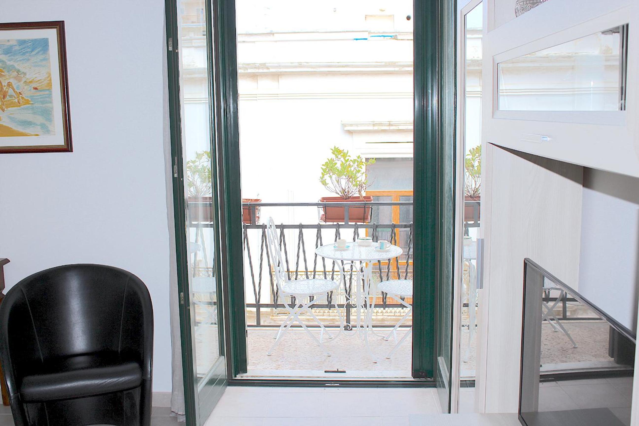 Camelia Apartment en Brindisi — balance & terrace