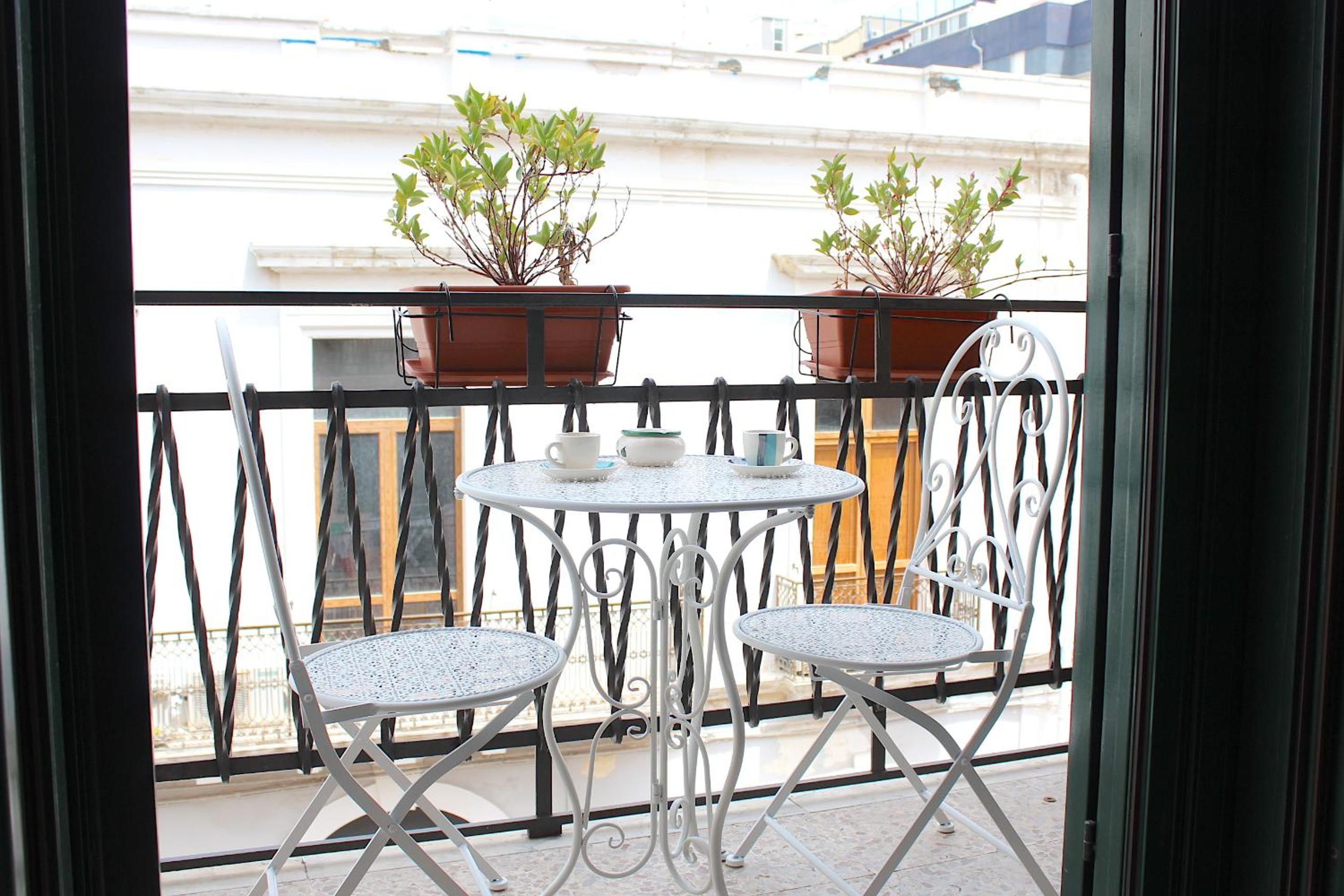 Camelia Apartment en Brindisi — balance & terrace