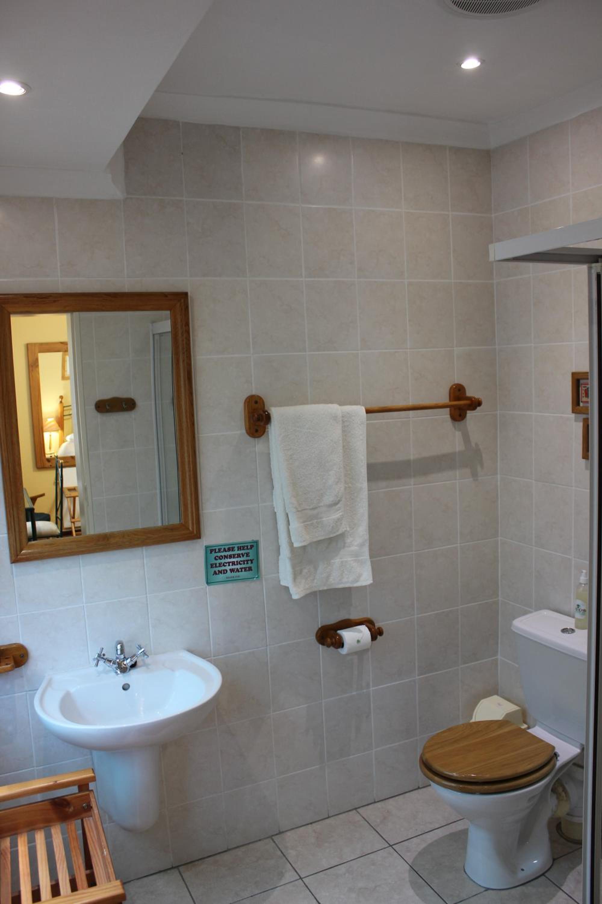 Old Oak Guest House