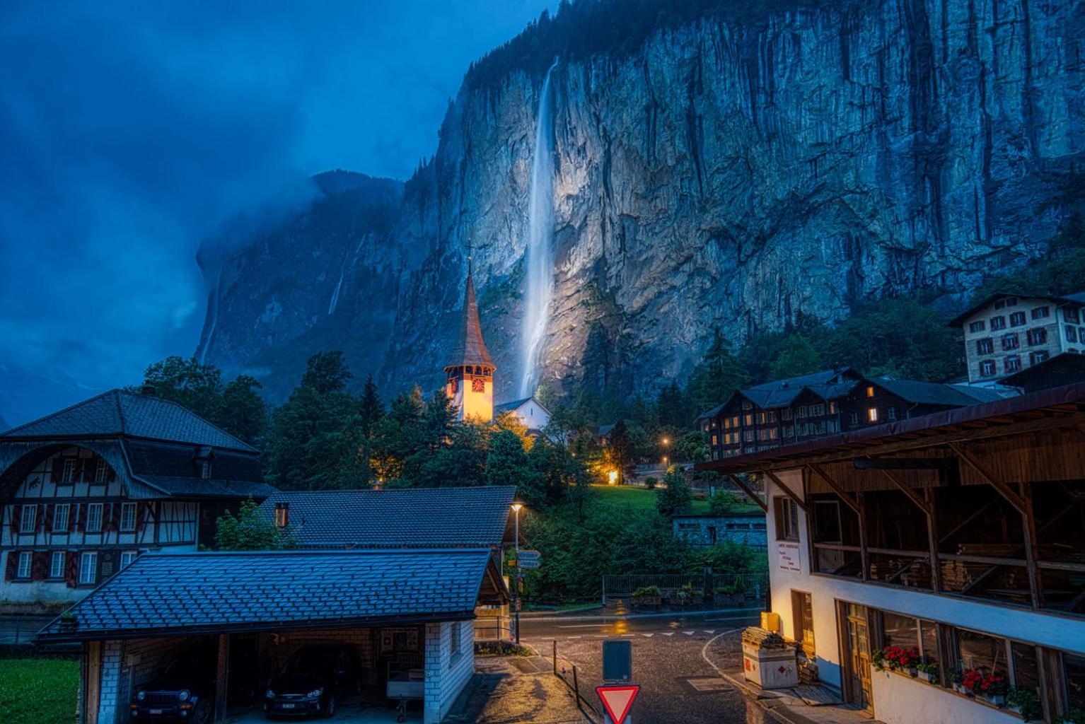 Wasserfallhüsli in Lauterbrunnen, near Interlaken, Mürren, Wengen view 2