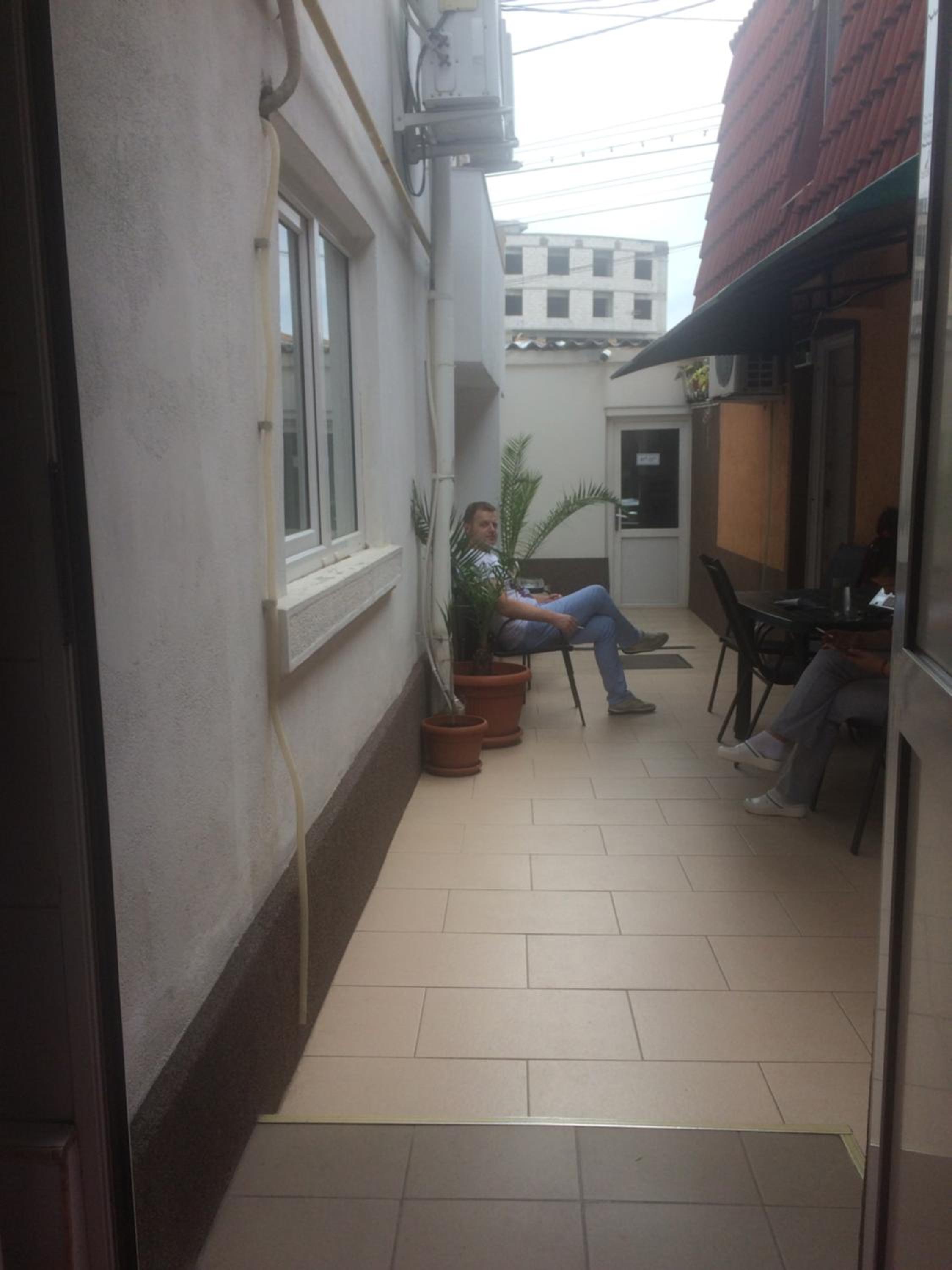 Photo 10