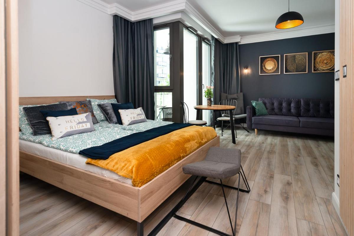 Grey Horse Apartment premium view 3