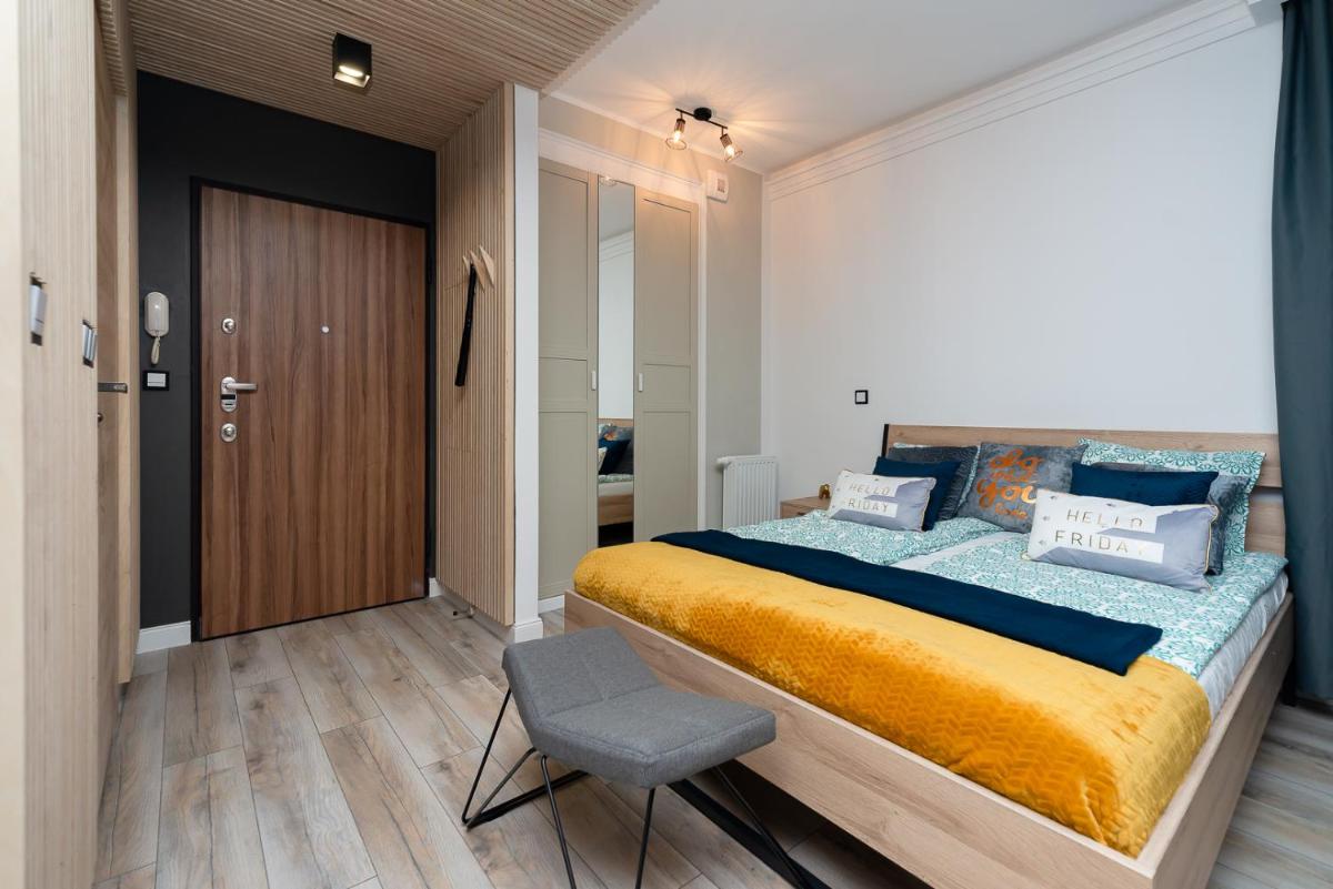 Grey Horse Apartment premium view 4