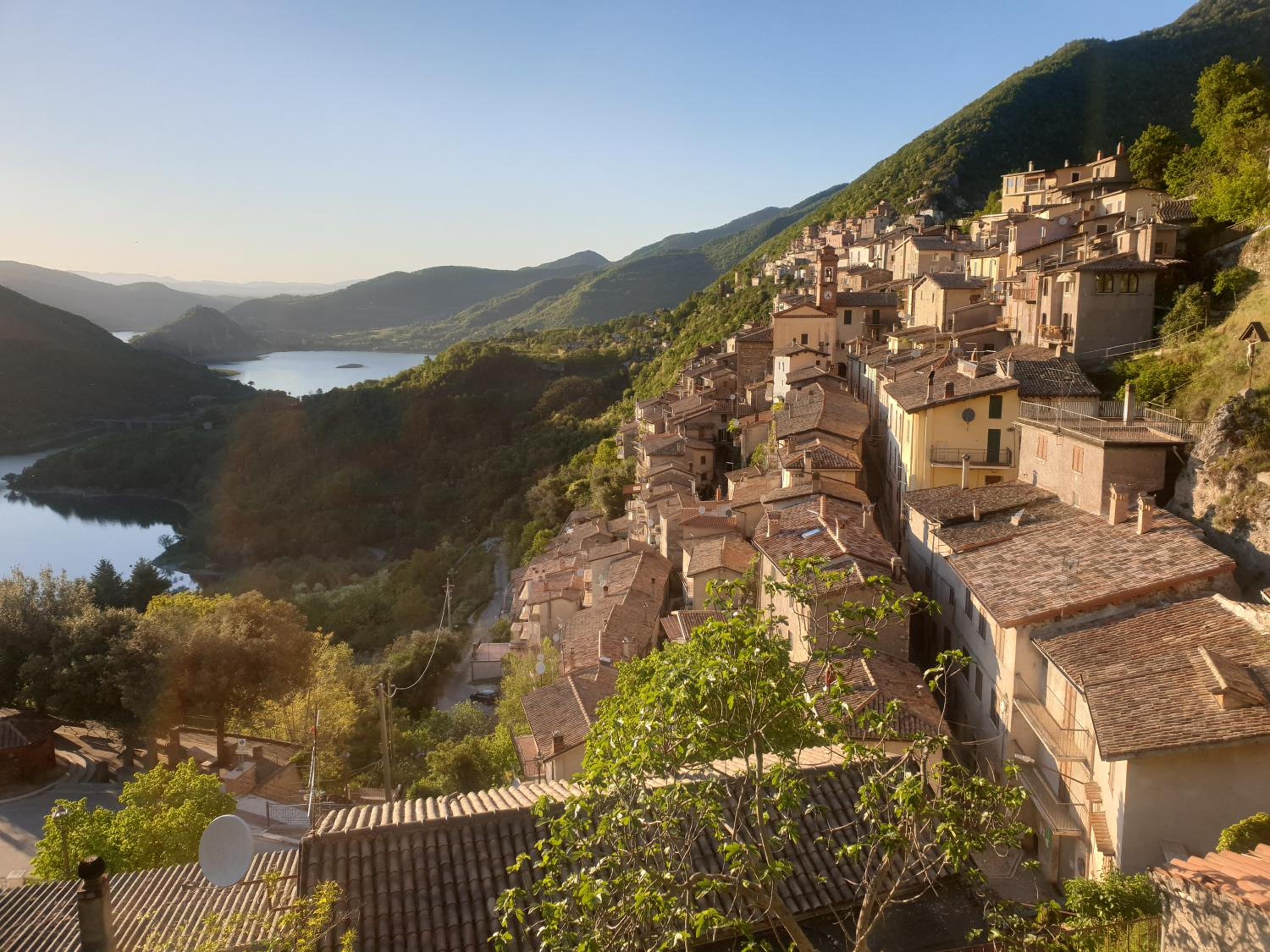 La Casa Sul Fiordo Lago del Turano view 2