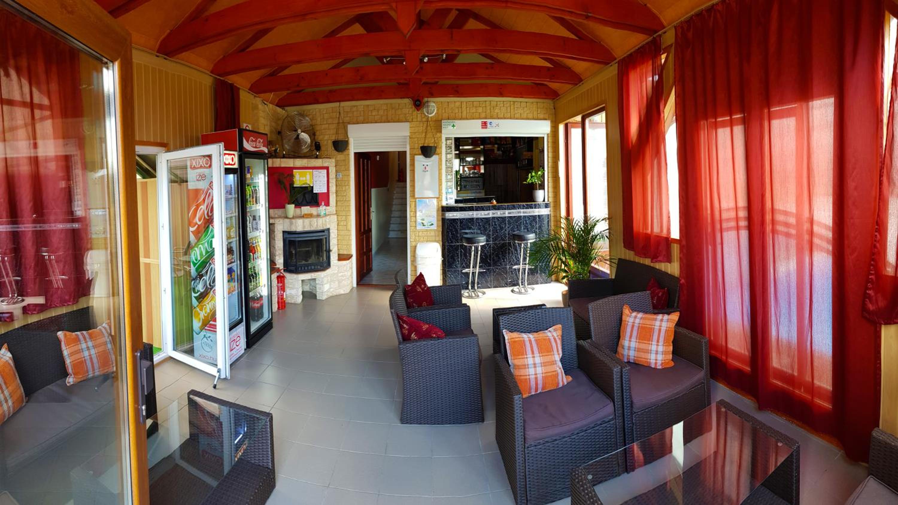 Napsugár Apartmanház view 2