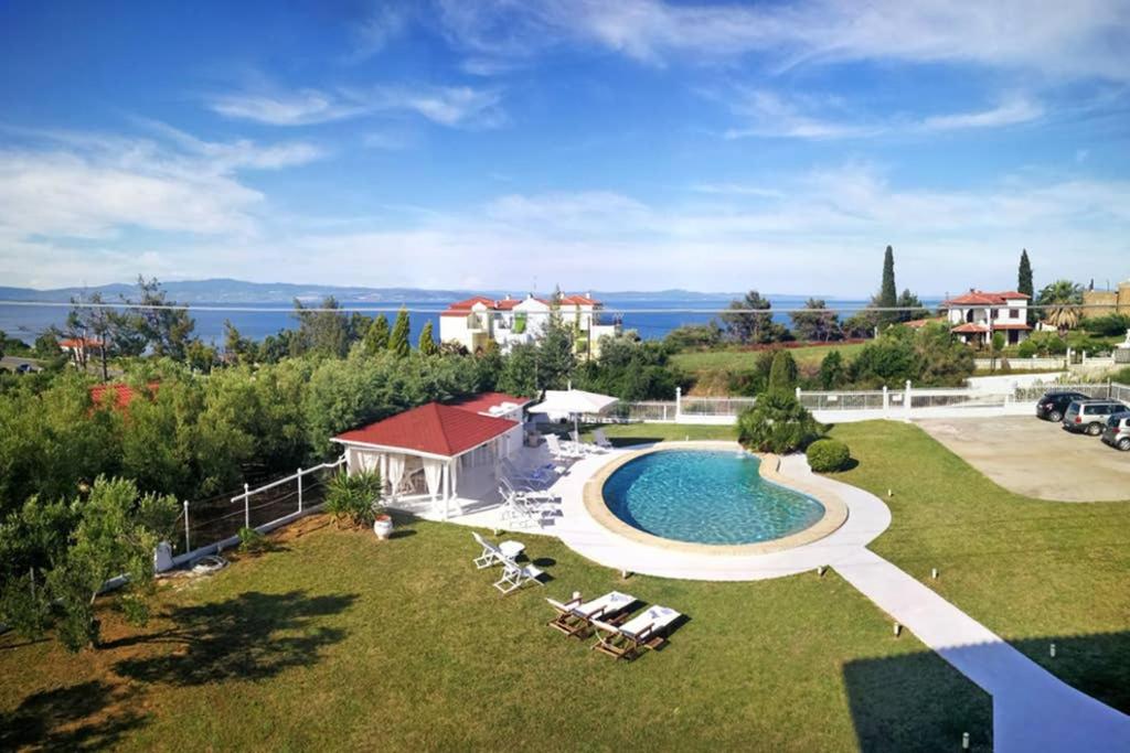 Family Maisonette with pool #2 view 5
