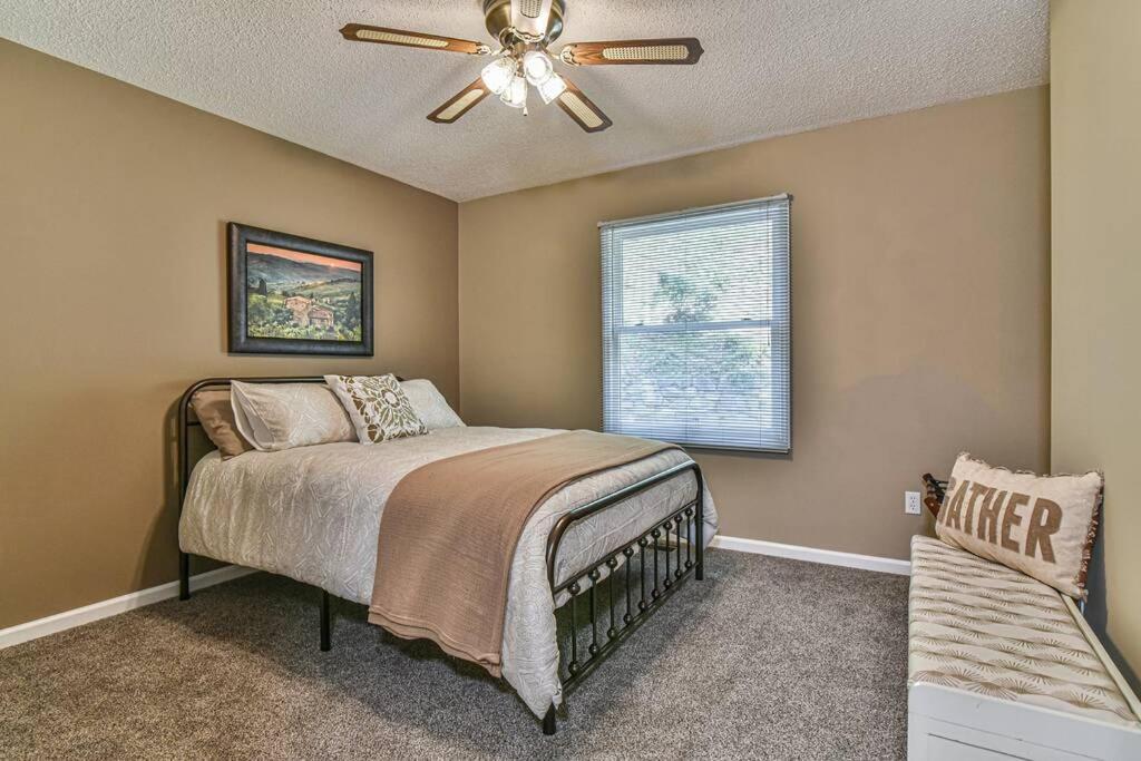 Game room, hot tub, just 7 miles to downtown Asheville! view 4