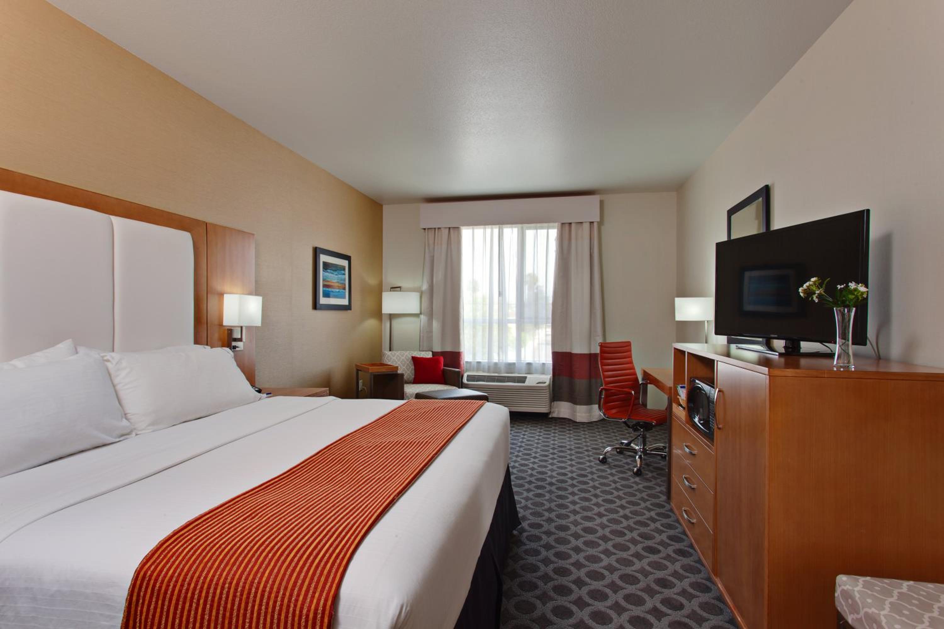 North Hollywood Vacations - Holiday Inn Express North Hollywood - Burbank Area, an IHG Hotel - Property Image 23