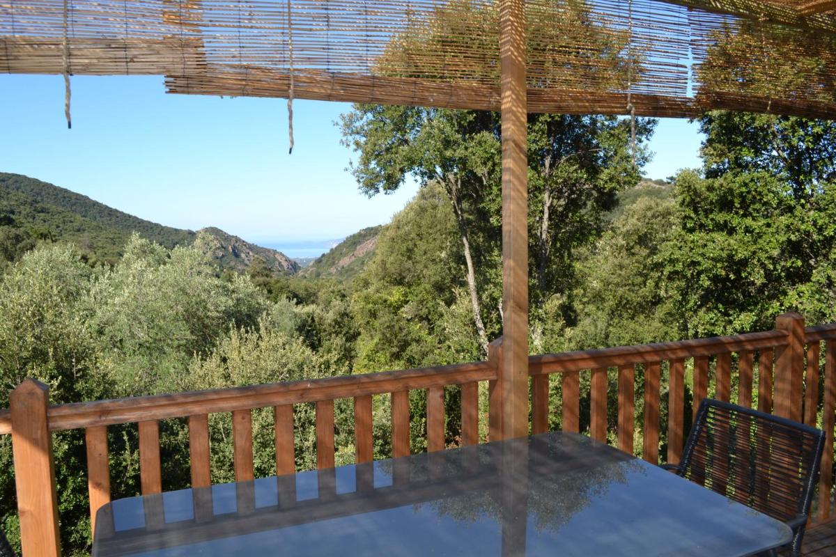 LA ROULOTTE VITICOLE view 3